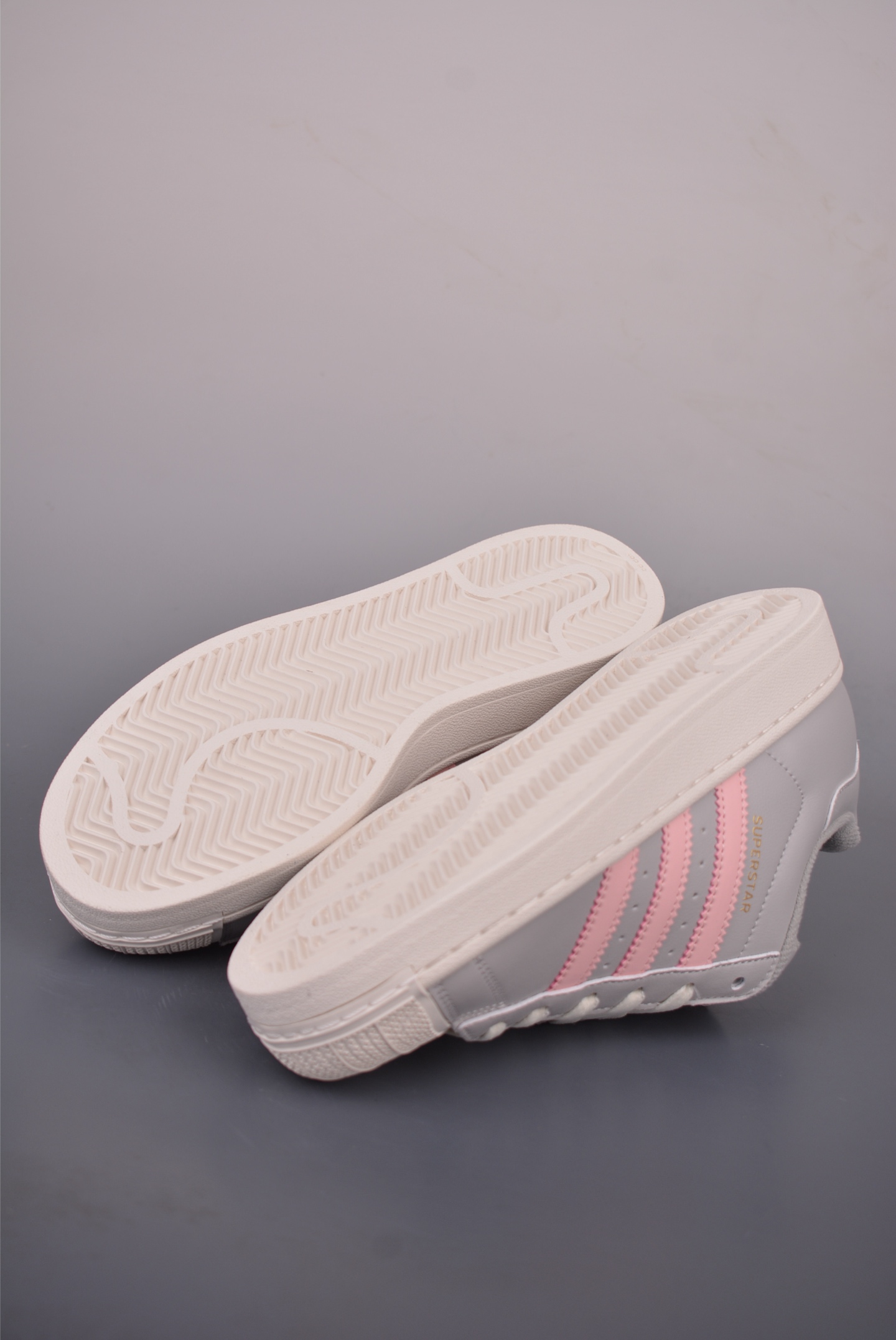 Adidas Originals Superstar贝壳头 KI8052 Adidas Originals Superstar贝壳头 KI8052