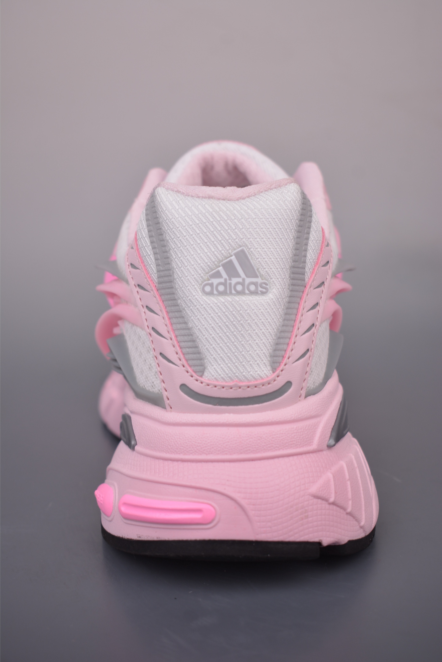 Pharrell x adidas Adistar Jellyfish 低帮复古风老爹鞋 KI0164