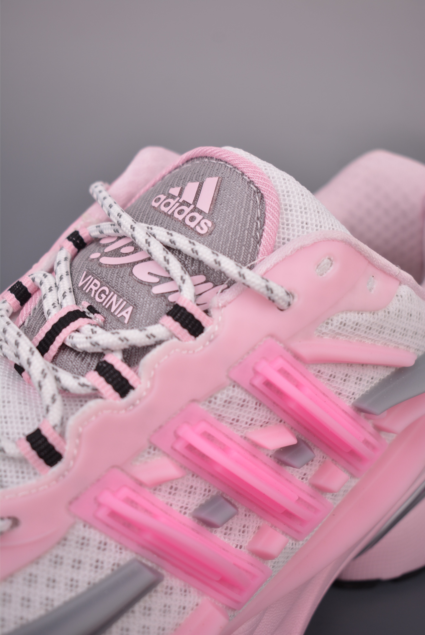Pharrell x adidas Adistar Jellyfish 低帮复古风老爹鞋 KI0164