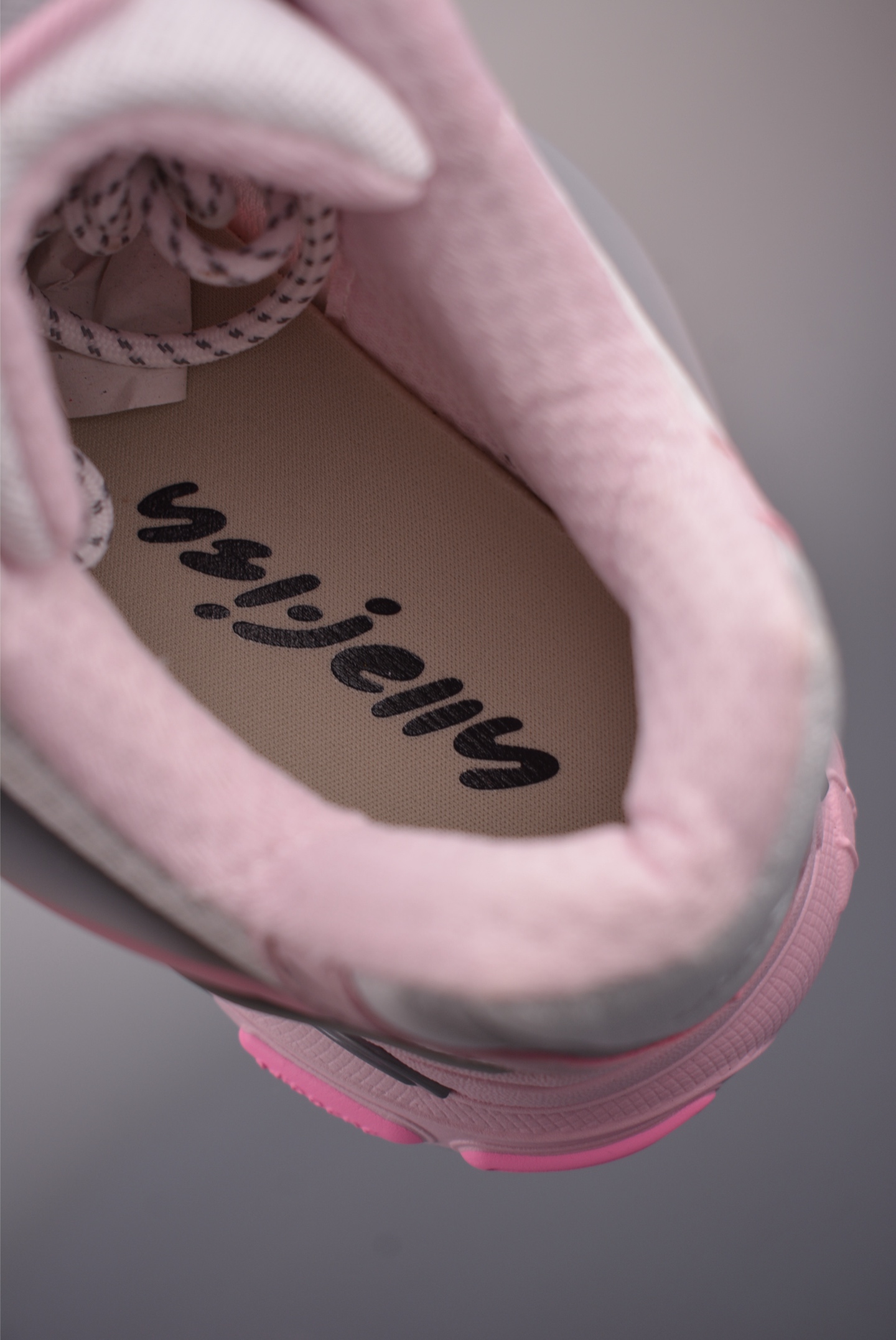 Pharrell x adidas Adistar Jellyfish 低帮复古风老爹鞋 KI0164