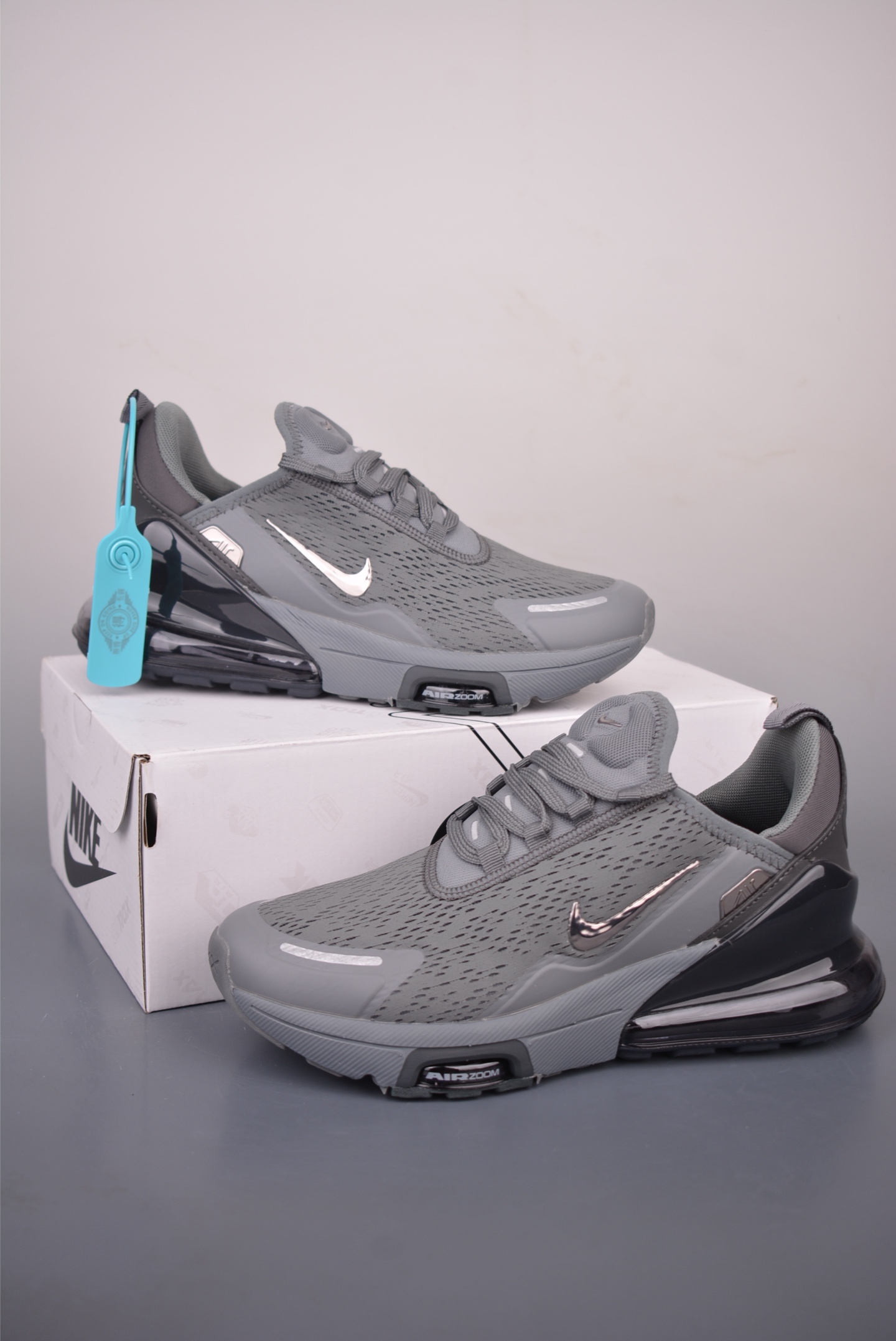 Nike Air Max 270 PREMIUM 半掌气垫跑步鞋 IO9883 Nike Air Max 270 PREMIUM 半掌气垫跑步鞋 IO9883