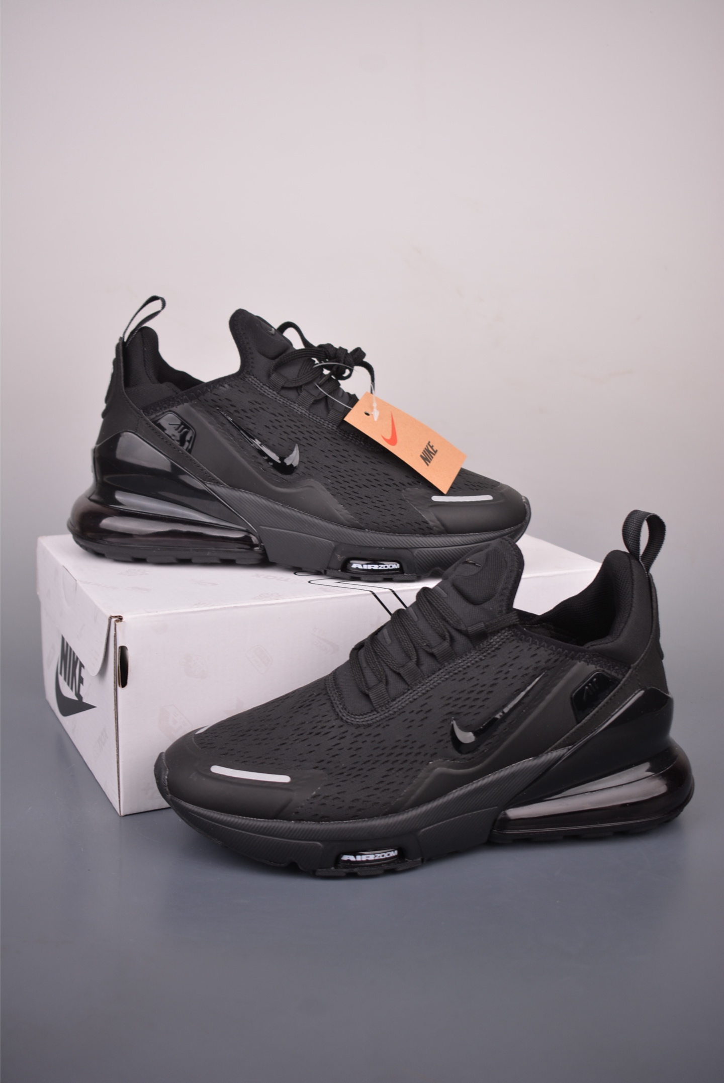 Nike Air Max 270 PREMIUM 半掌气垫跑步鞋 IO9883 Nike Air Max 270 PREMIUM 半掌气垫跑步鞋 IO9883