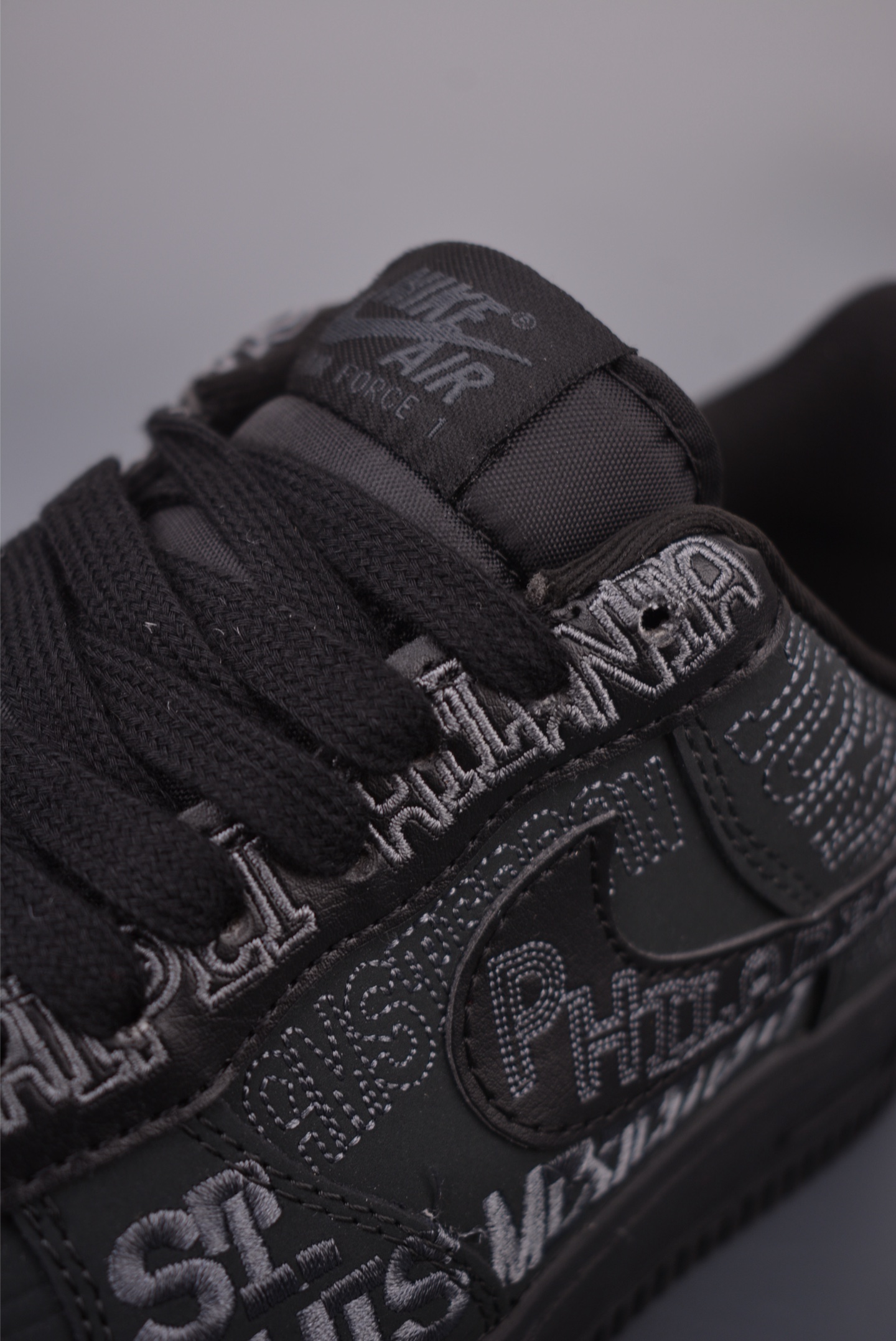 Nike Air Force 1 Low 灰黑字母 II1549-001