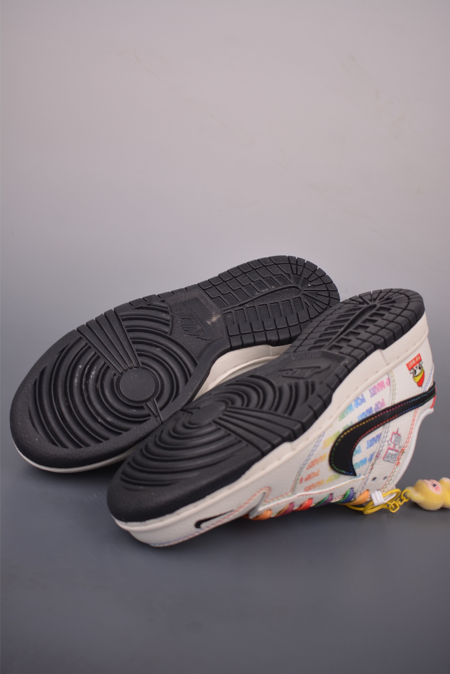 Nike SB Dunk Low LABUBU联名 HS9487-500 Nike SB Dunk Low LABUBU联名 HS9487-500