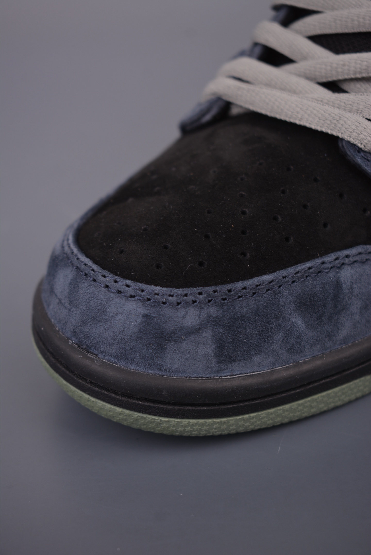 Nike SB Dunk Low HF3063-002-Top High Quatity Cheap Sneakers Fashion Clothing Clothes Bags handbags Shoes of all Brand wholesale With The best Quality And Beautiful Price from China Factory Chinese suppliers wholesaler seller Nike SB Dunk Low HF3063-002