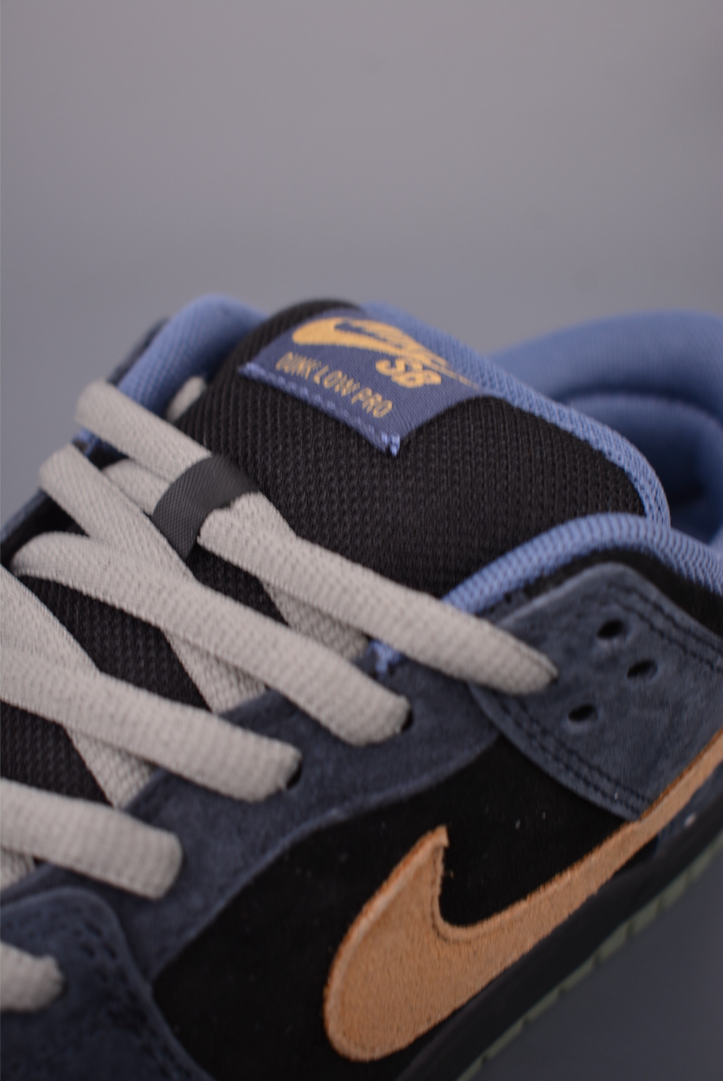 Nike SB Dunk Low HF3063-002-Top High Quatity Cheap Sneakers Fashion Clothing Clothes Bags handbags Shoes of all Brand wholesale With The best Quality And Beautiful Price from China Factory Chinese suppliers wholesaler seller Nike SB Dunk Low HF3063-002