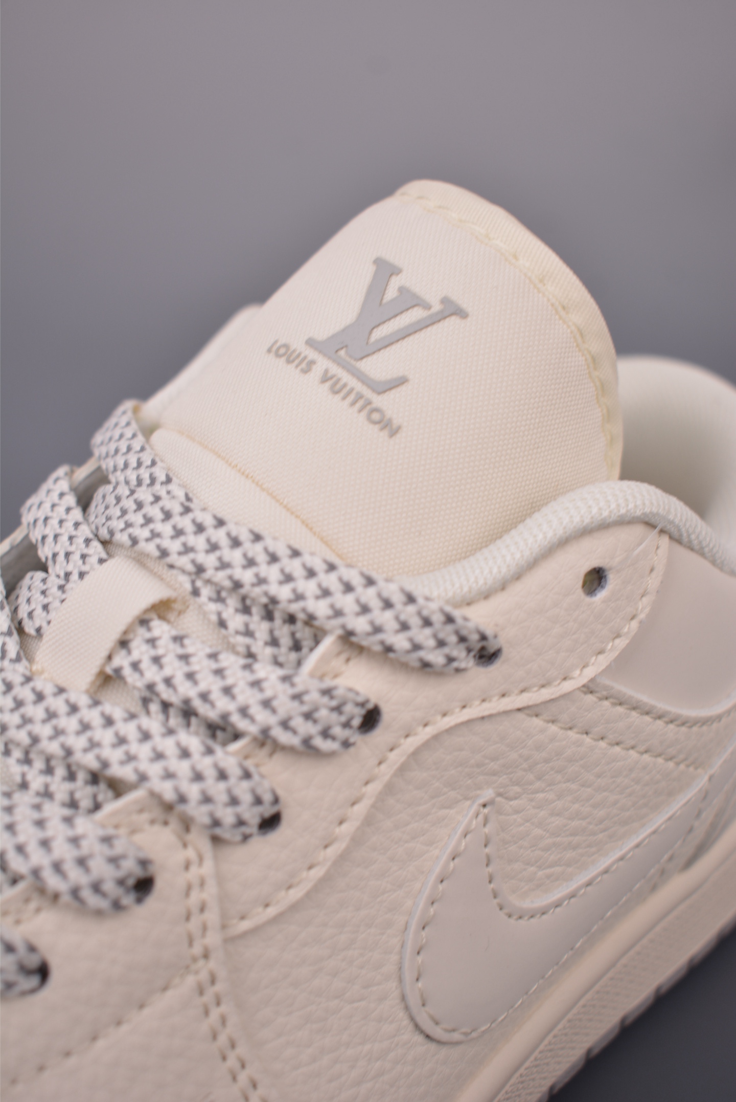 Nike Jordan Air Jordan 1 LV联名 XX3168-169 Nike Jordan Air Jordan 1 LV联名 XX3168-169