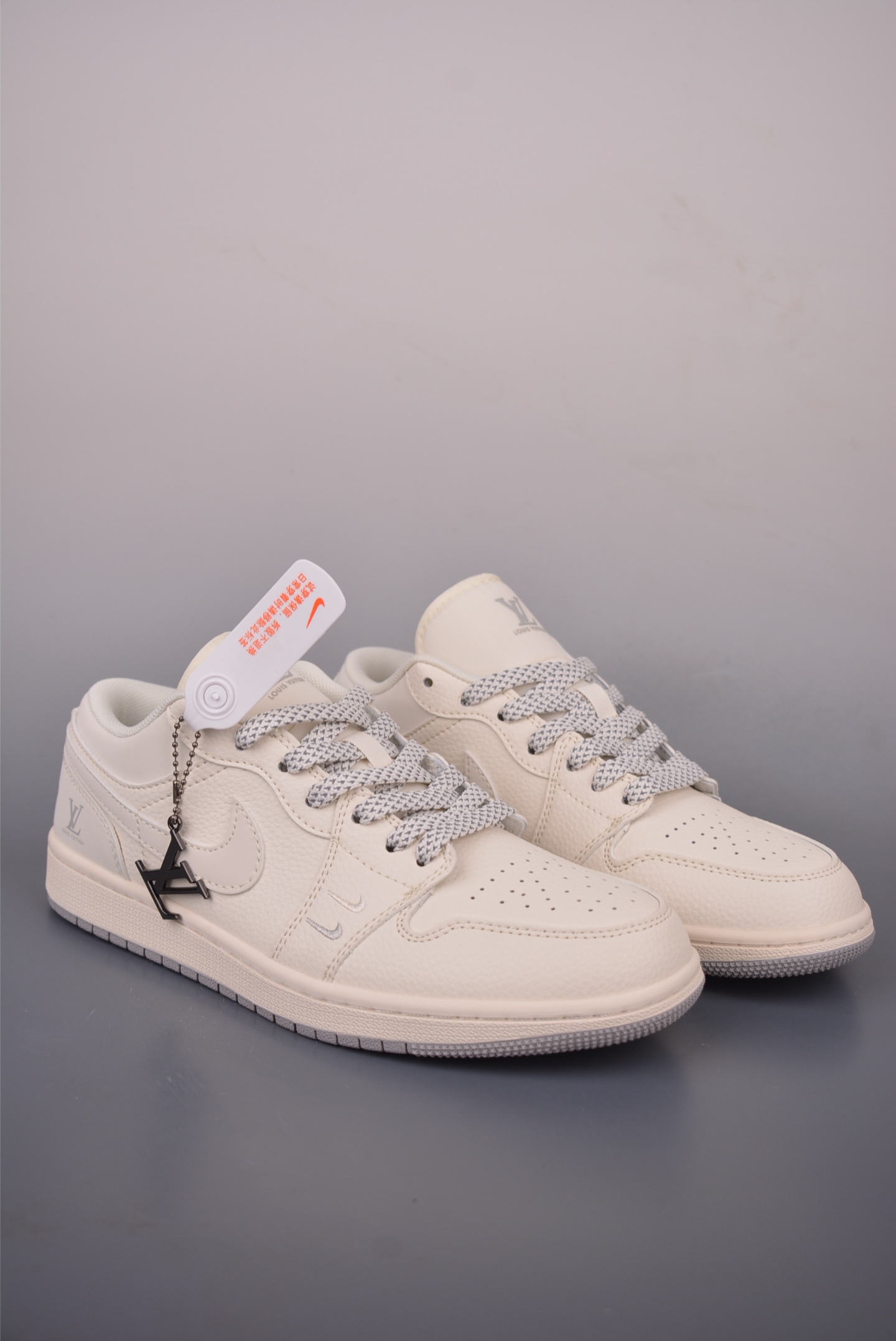 Nike Jordan Air Jordan 1 LV联名 XX3168-169 Nike Jordan Air Jordan 1 LV联名 XX3168-169