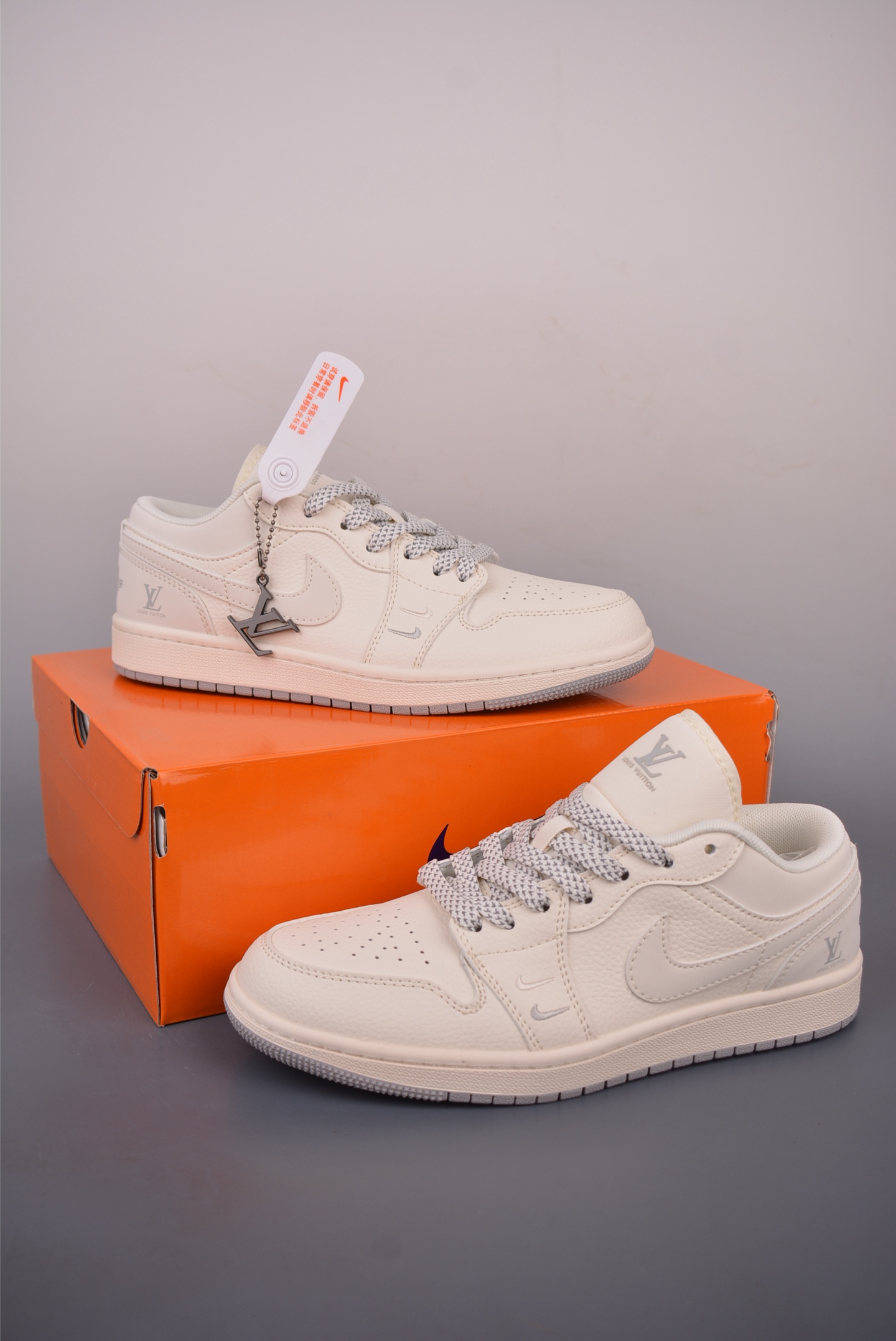 Nike Jordan Air Jordan 1 LV联名 XX3168-169 Nike Jordan Air Jordan 1 LV联名 XX3168-169