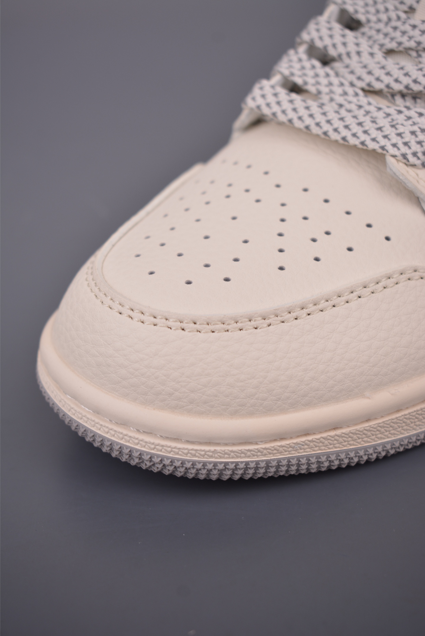 Nike Jordan Air Jordan 1 LV联名 XX3168-169 Nike Jordan Air Jordan 1 LV联名 XX3168-169