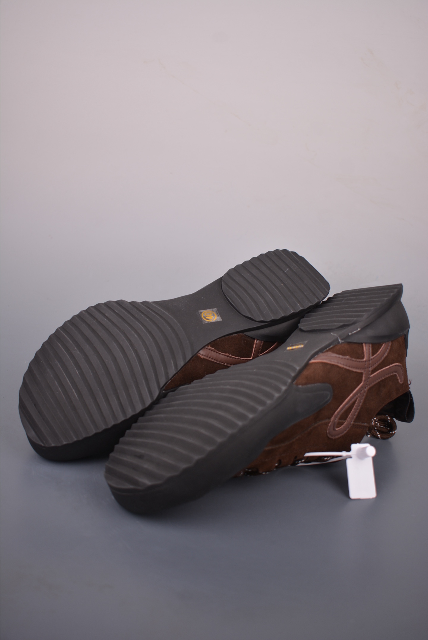 罗意威/Loewe Ballet Runner 春季新款爆款芭蕾舞鞋 系列 阿甘复古风德训薄底百搭休闲运动鞋 LLBR282X02 罗意威/Loewe Ballet Runner 春季新款爆款芭蕾舞鞋 系列 阿甘复古风德训薄底百搭休闲运动鞋 LLBR282X02