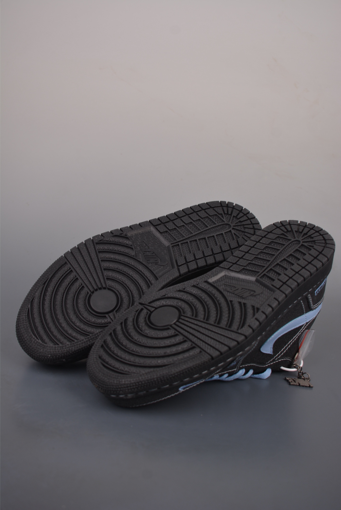 Nike Jordan Air Jordan 1 黑冰蓝 LD8888-017-Top High Quatity Cheap Sneakers Fashion Clothing Clothes Bags handbags Shoes of all Brand wholesale With The best Quality And Beautiful Price from China Factory Chinese suppliers wholesaler seller Nike Jordan Air Jordan 1 黑冰蓝 LD8888-017