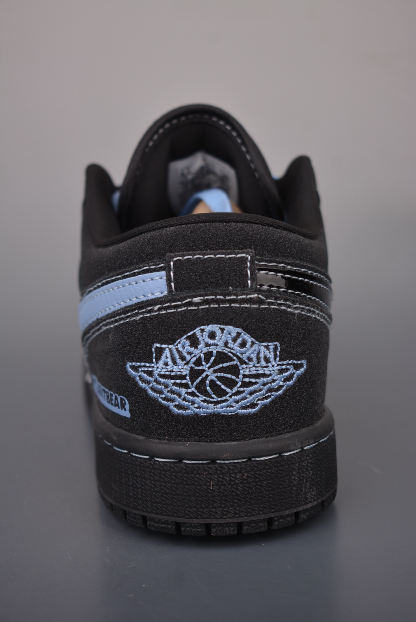 Nike Jordan Air Jordan 1 黑冰蓝 LD8888-017-Top High Quatity Cheap Sneakers Fashion Clothing Clothes Bags handbags Shoes of all Brand wholesale With The best Quality And Beautiful Price from China Factory Chinese suppliers wholesaler seller Nike Jordan Air Jordan 1 黑冰蓝 LD8888-017