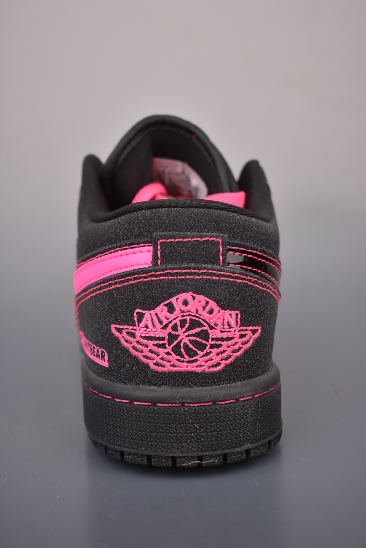 Nike Jordan Air Jordan 1 黑冰粉 LD8888-009 Nike Jordan Air Jordan 1 黑冰粉 LD8888-009