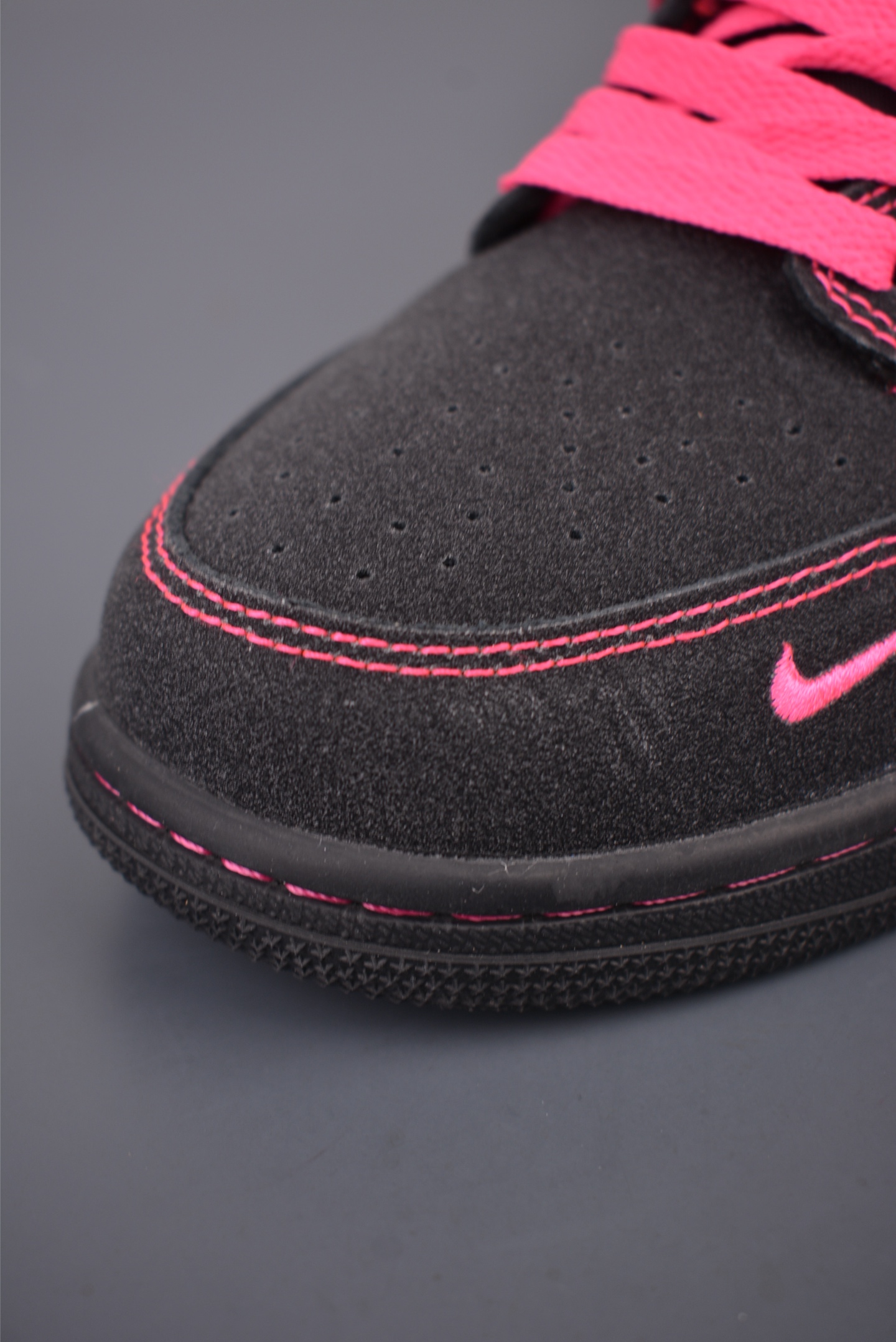 Nike Jordan Air Jordan 1 黑冰粉 LD8888-009 Nike Jordan Air Jordan 1 黑冰粉 LD8888-009