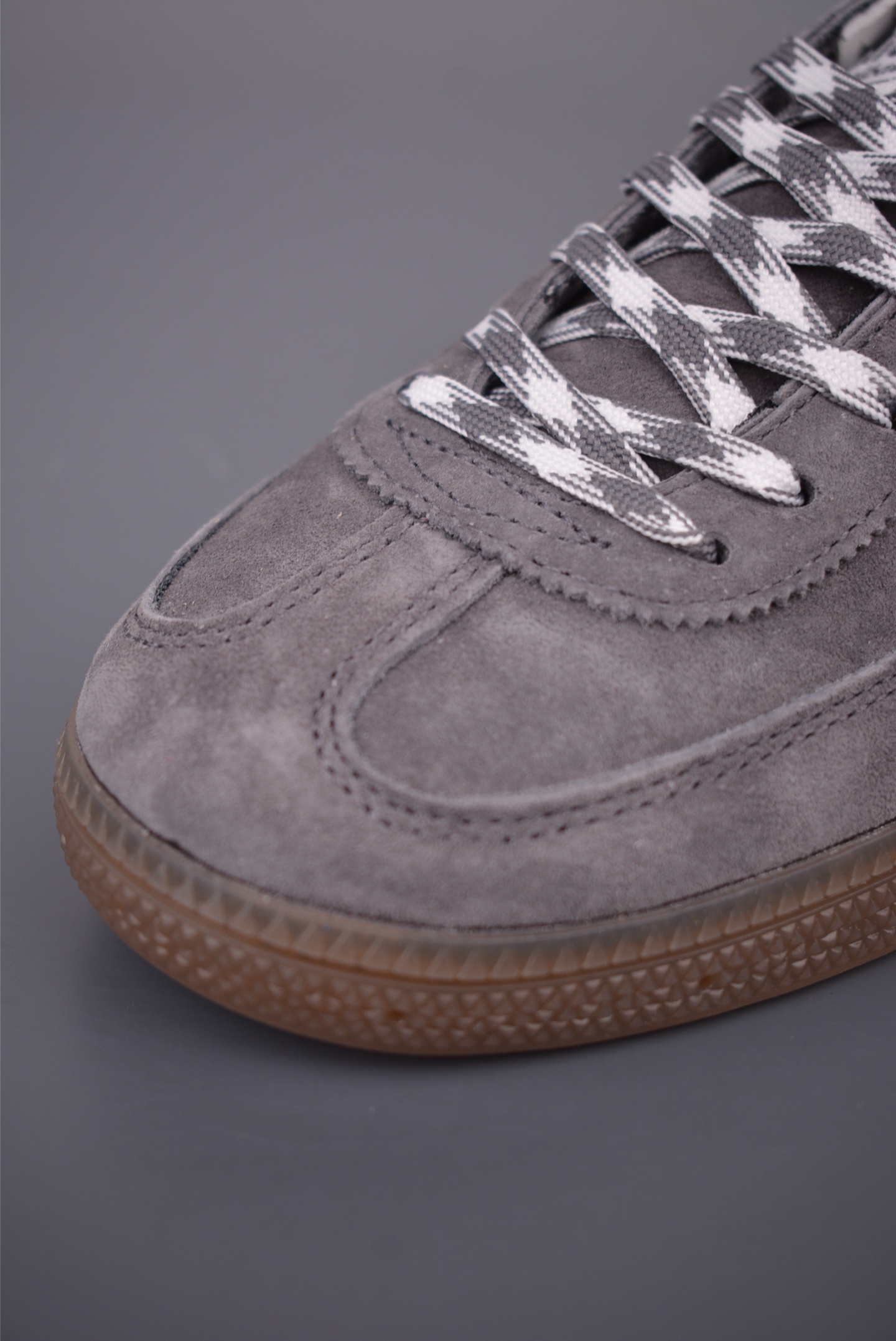Adidas Handball Spezial 阿迪达斯经典款 复古休闲板鞋 KJ6303 Adidas Handball Spezial 阿迪达斯经典款 复古休闲板鞋 KJ6303