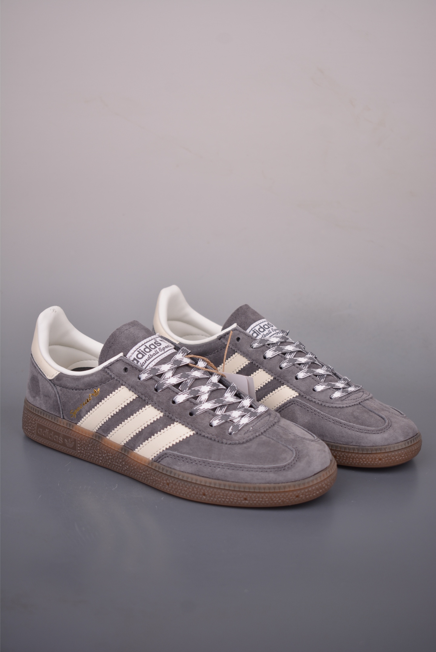 Adidas Handball Spezial 阿迪达斯经典款 复古休闲板鞋 KJ6303 Adidas Handball Spezial 阿迪达斯经典款 复古休闲板鞋 KJ6303