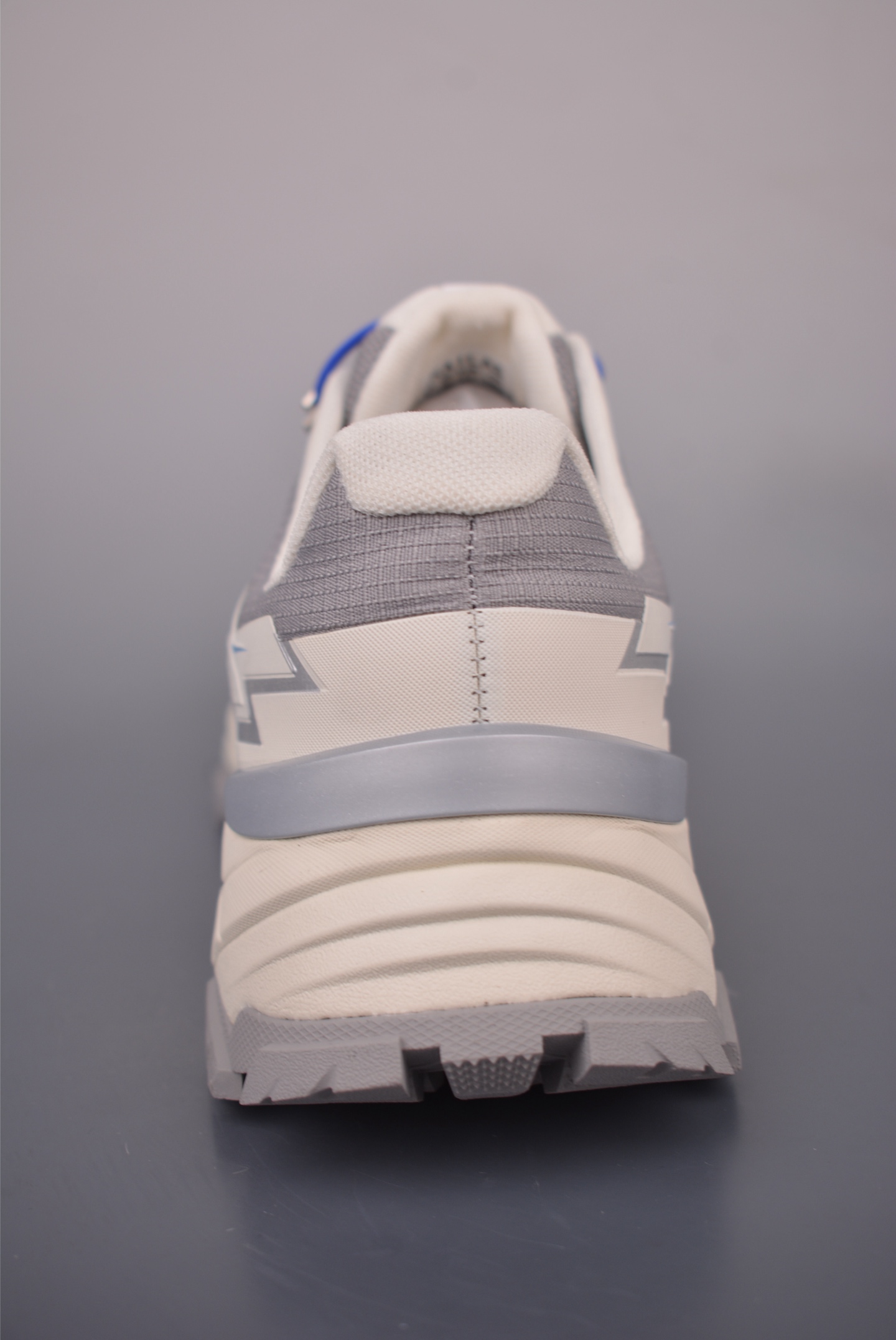 凯乐石KAILAS 远征 2 Max Flt 德物定制外盒 简约经典登山 防水徒步鞋 KS261