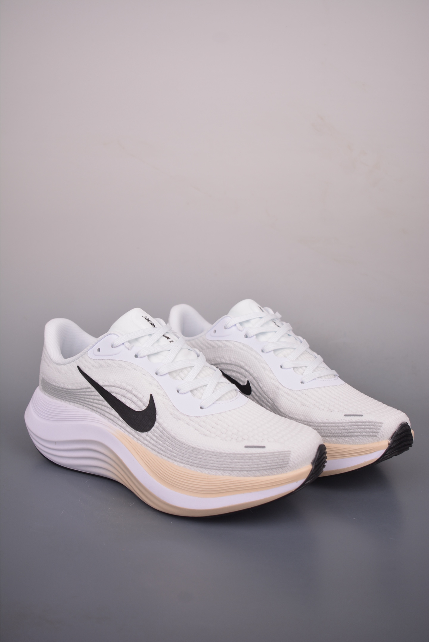 NIKE Journey Run旅程慢跑系列 低帮轻质缓震休闲运动公路跑步鞋 CN5658-100