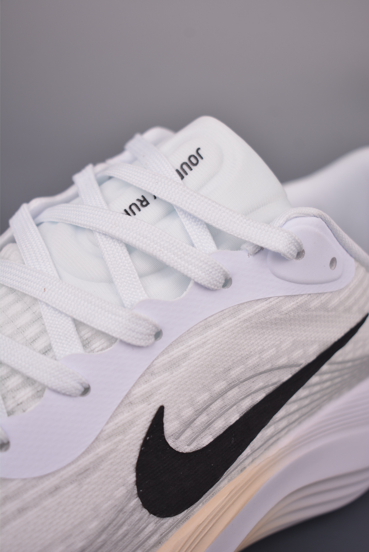 NIKE Journey Run旅程慢跑系列 低帮轻质缓震休闲运动公路跑步鞋 CN5658-100