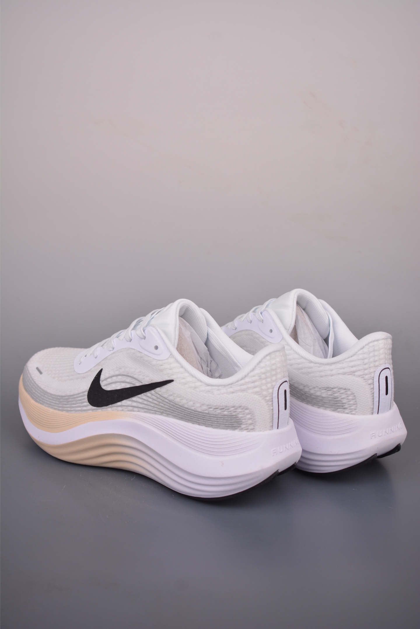 NIKE Journey Run旅程慢跑系列 低帮轻质缓震休闲运动公路跑步鞋 CN5658-100