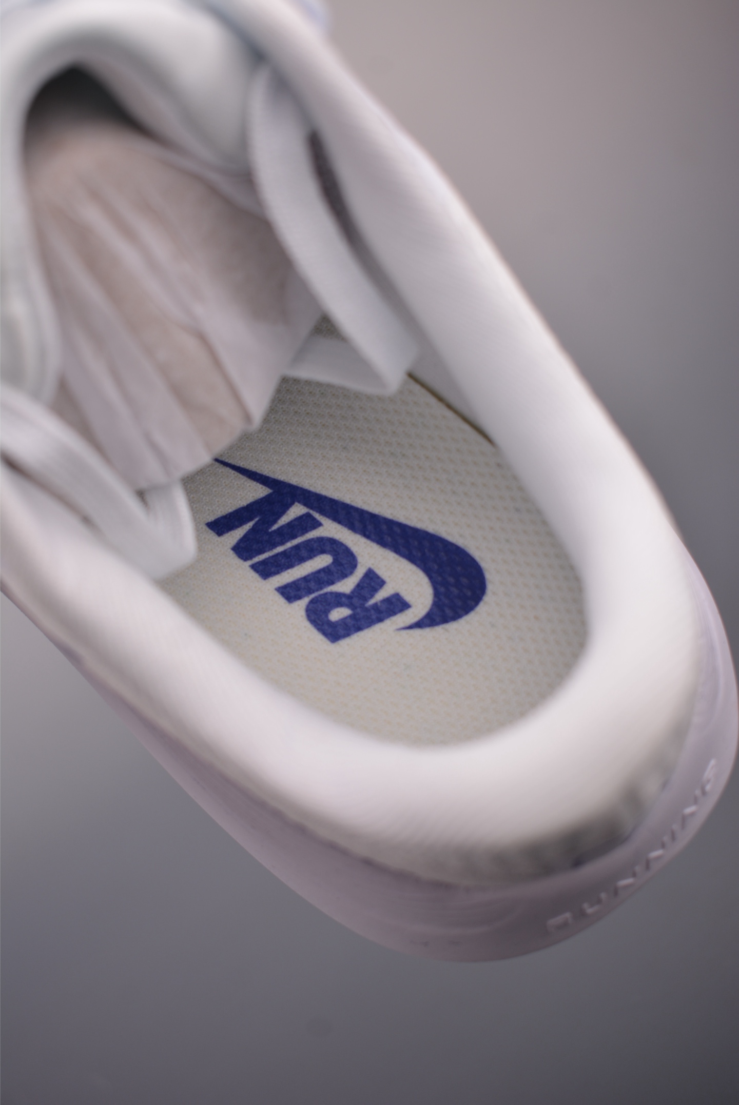 NIKE Journey Run旅程慢跑系列 低帮轻质缓震休闲运动公路跑步鞋 FK7718-101 NIKE Journey Run旅程慢跑系列 低帮轻质缓震休闲运动公路跑步鞋 FK7718-101
