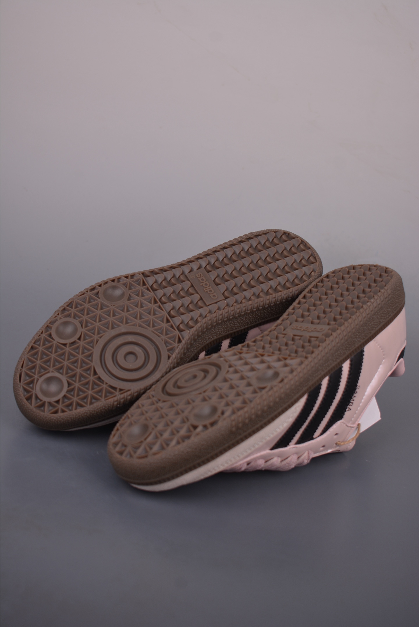 Adidas三叶草SAMBA 休闲板鞋 KJ4305-Top High Quatity Cheap Sneakers Fashion Clothing Clothes Bags handbags Shoes of all Brand wholesale With The best Quality And Beautiful Price from China Factory Chinese suppliers wholesaler seller Adidas三叶草SAMBA 休闲板鞋 KJ4305