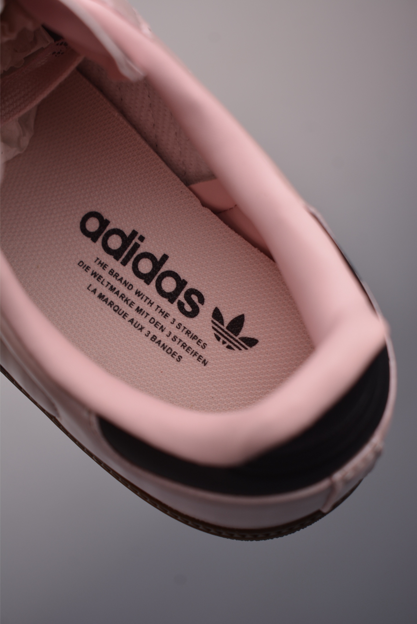 Adidas三叶草SAMBA 休闲板鞋 KJ4305-Top High Quatity Cheap Sneakers Fashion Clothing Clothes Bags handbags Shoes of all Brand wholesale With The best Quality And Beautiful Price from China Factory Chinese suppliers wholesaler seller Adidas三叶草SAMBA 休闲板鞋 KJ4305