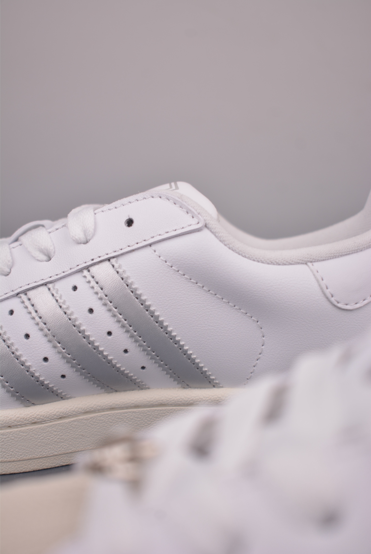 adidas originals Superstar 2 贝壳头 H11顶级头层版 复古板鞋 KJ3551-Top High Quatity Cheap Sneakers Fashion Clothing Clothes Bags handbags Shoes of all Brand wholesale With The best Quality And Beautiful Price from China Factory Chinese suppliers wholesaler seller adidas originals Superstar 2 贝壳头 H11顶级头层版 复古板鞋 KJ3551