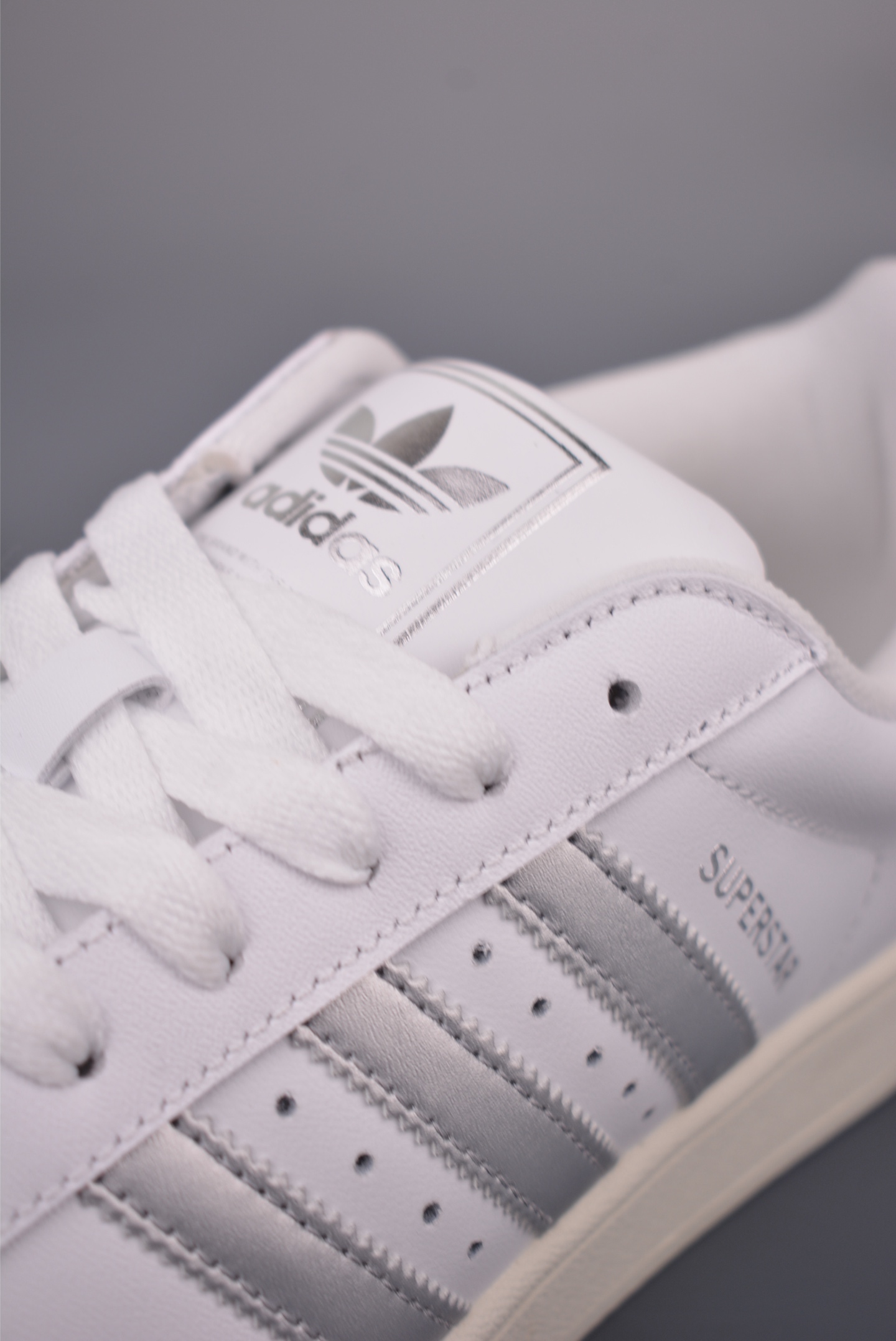 adidas originals Superstar 2 贝壳头 H11顶级头层版 复古板鞋 KJ3551-Top High Quatity Cheap Sneakers Fashion Clothing Clothes Bags handbags Shoes of all Brand wholesale With The best Quality And Beautiful Price from China Factory Chinese suppliers wholesaler seller adidas originals Superstar 2 贝壳头 H11顶级头层版 复古板鞋 KJ3551