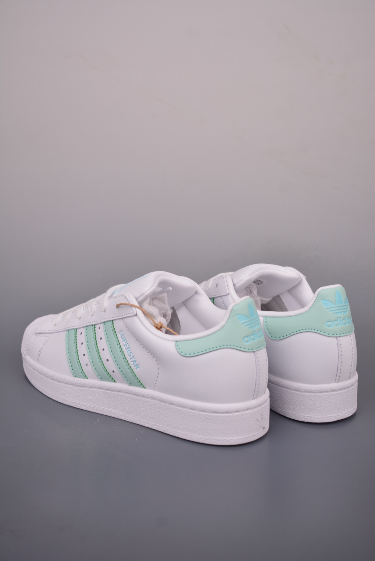 adidas originals Superstar 2 贝壳头 H11顶级头层版 复古板鞋 JH7060-Top High Quatity Cheap Sneakers Fashion Clothing Clothes Bags handbags Shoes of all Brand wholesale With The best Quality And Beautiful Price from China Factory Chinese suppliers wholesaler seller adidas originals Superstar 2 贝壳头 H11顶级头层版 复古板鞋 JH7060