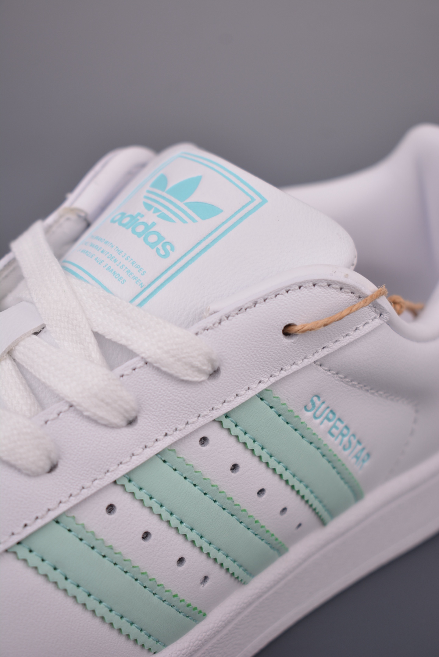 adidas originals Superstar 2 贝壳头 H11顶级头层版 复古板鞋 JH7060-Top High Quatity Cheap Sneakers Fashion Clothing Clothes Bags handbags Shoes of all Brand wholesale With The best Quality And Beautiful Price from China Factory Chinese suppliers wholesaler seller adidas originals Superstar 2 贝壳头 H11顶级头层版 复古板鞋 JH7060