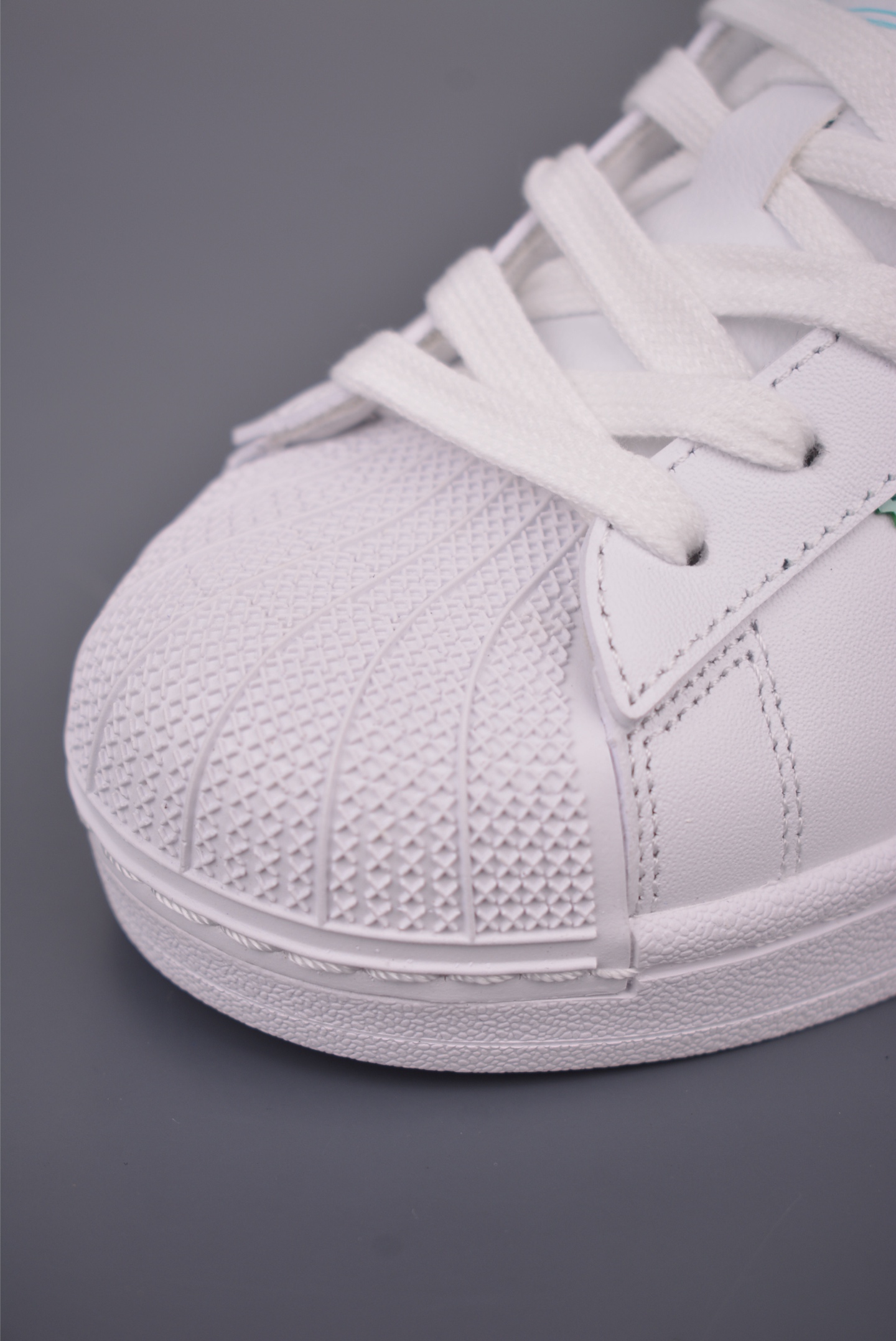 adidas originals Superstar 2 贝壳头 H11顶级头层版 复古板鞋 JH7060-Top High Quatity Cheap Sneakers Fashion Clothing Clothes Bags handbags Shoes of all Brand wholesale With The best Quality And Beautiful Price from China Factory Chinese suppliers wholesaler seller adidas originals Superstar 2 贝壳头 H11顶级头层版 复古板鞋 JH7060