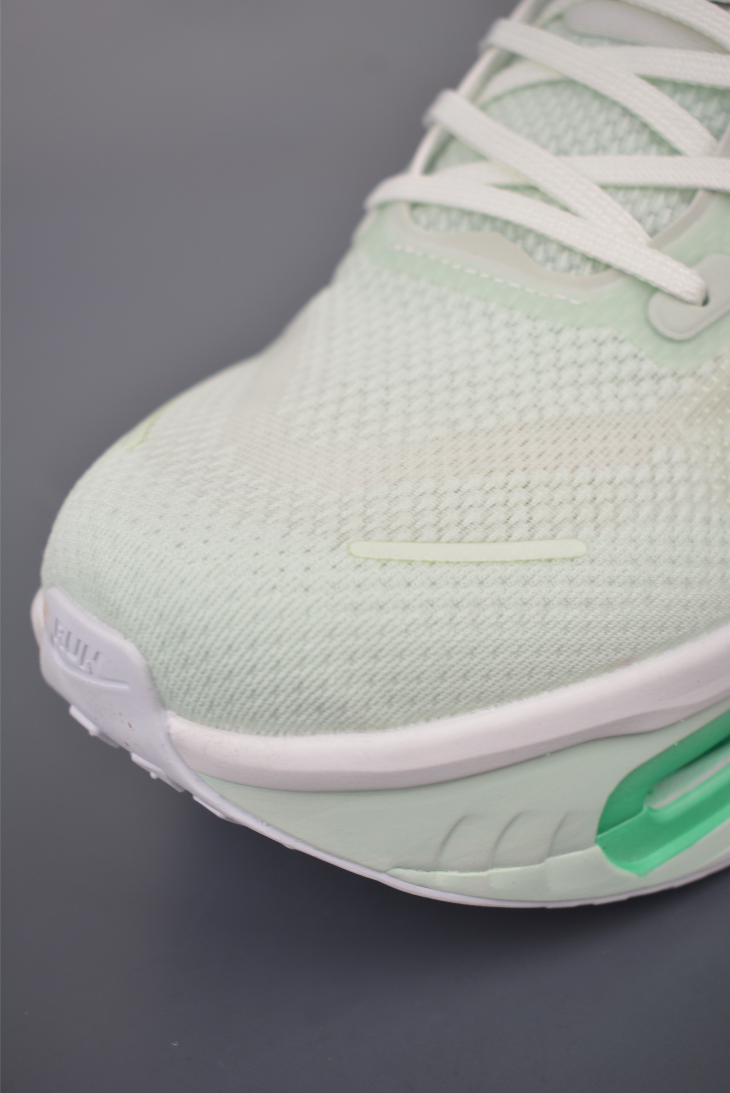 Nike Vomero premium Air气垫40周年 舒适百搭防滑耐磨 支撑缓震低帮 休闲跑步鞋 HM5973-300-Top High Quatity Cheap Sneakers Fashion Clothing Clothes Bags handbags Shoes of all Brand wholesale With The best Quality And Beautiful Price from China Factory Chinese suppliers wholesaler seller Nike Vomero premium Air气垫40周年 舒适百搭防滑耐磨 支撑缓震低帮 休闲跑步鞋 HM5973-300