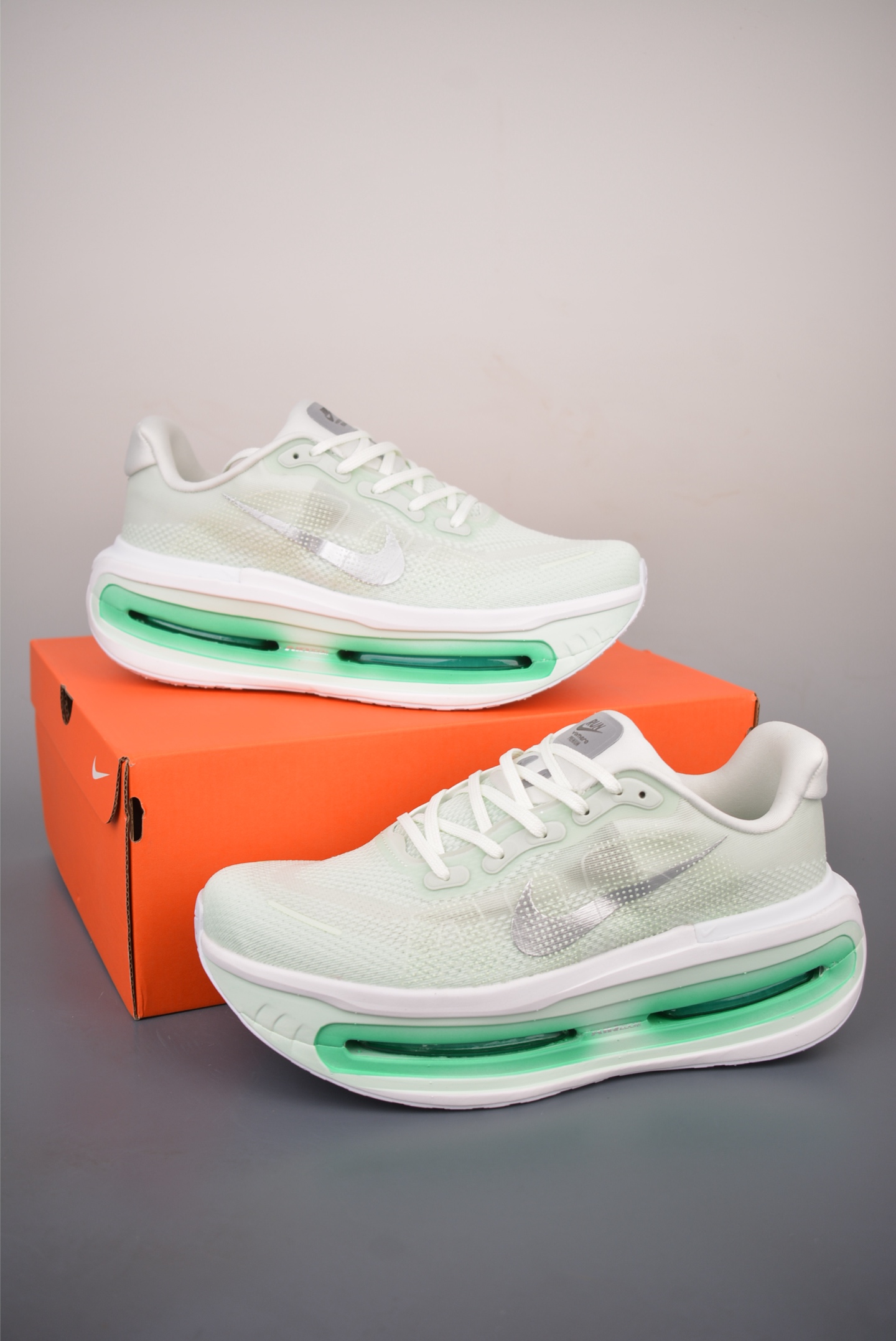 Nike Vomero premium Air气垫40周年 舒适百搭防滑耐磨 支撑缓震低帮 休闲跑步鞋 HM5973-300-Top High Quatity Cheap Sneakers Fashion Clothing Clothes Bags handbags Shoes of all Brand wholesale With The best Quality And Beautiful Price from China Factory Chinese suppliers wholesaler seller Nike Vomero premium Air气垫40周年 舒适百搭防滑耐磨 支撑缓震低帮 休闲跑步鞋 HM5973-300