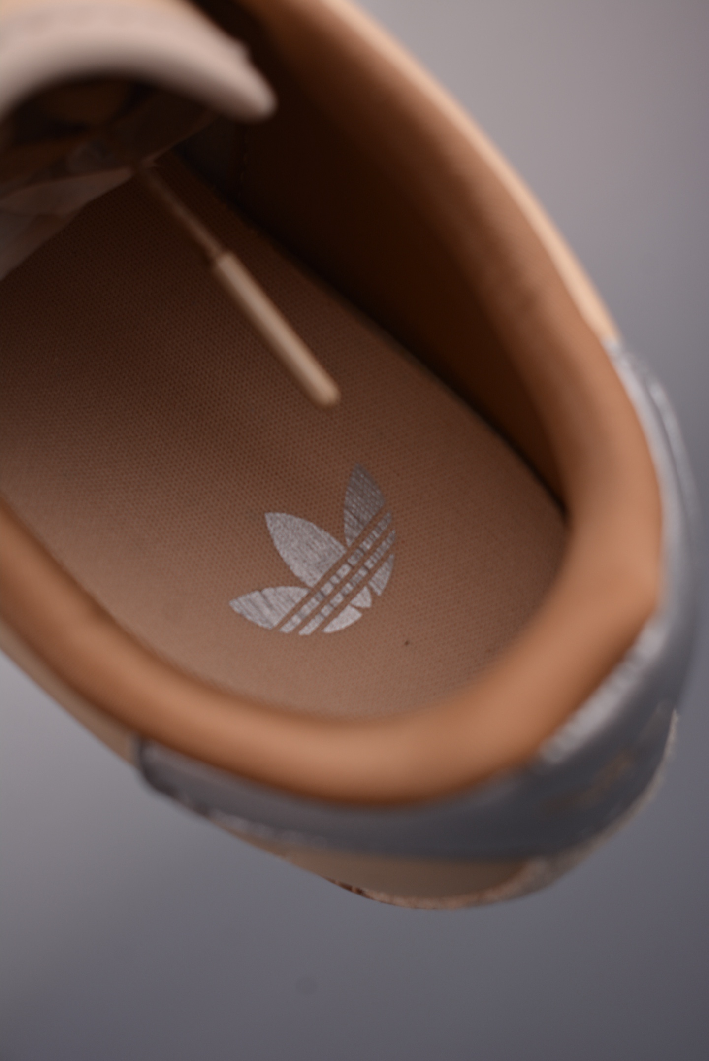 adidas阿迪达斯三叶草 T头鞋 CHANGLE 复古薄底经典运动鞋 KJ3961-Top High Quatity Cheap Sneakers Fashion Clothing Clothes Bags handbags Shoes of all Brand wholesale With The best Quality And Beautiful Price from China Factory Chinese suppliers wholesaler seller adidas阿迪达斯三叶草 T头鞋 CHANGLE 复古薄底经典运动鞋 KJ3961