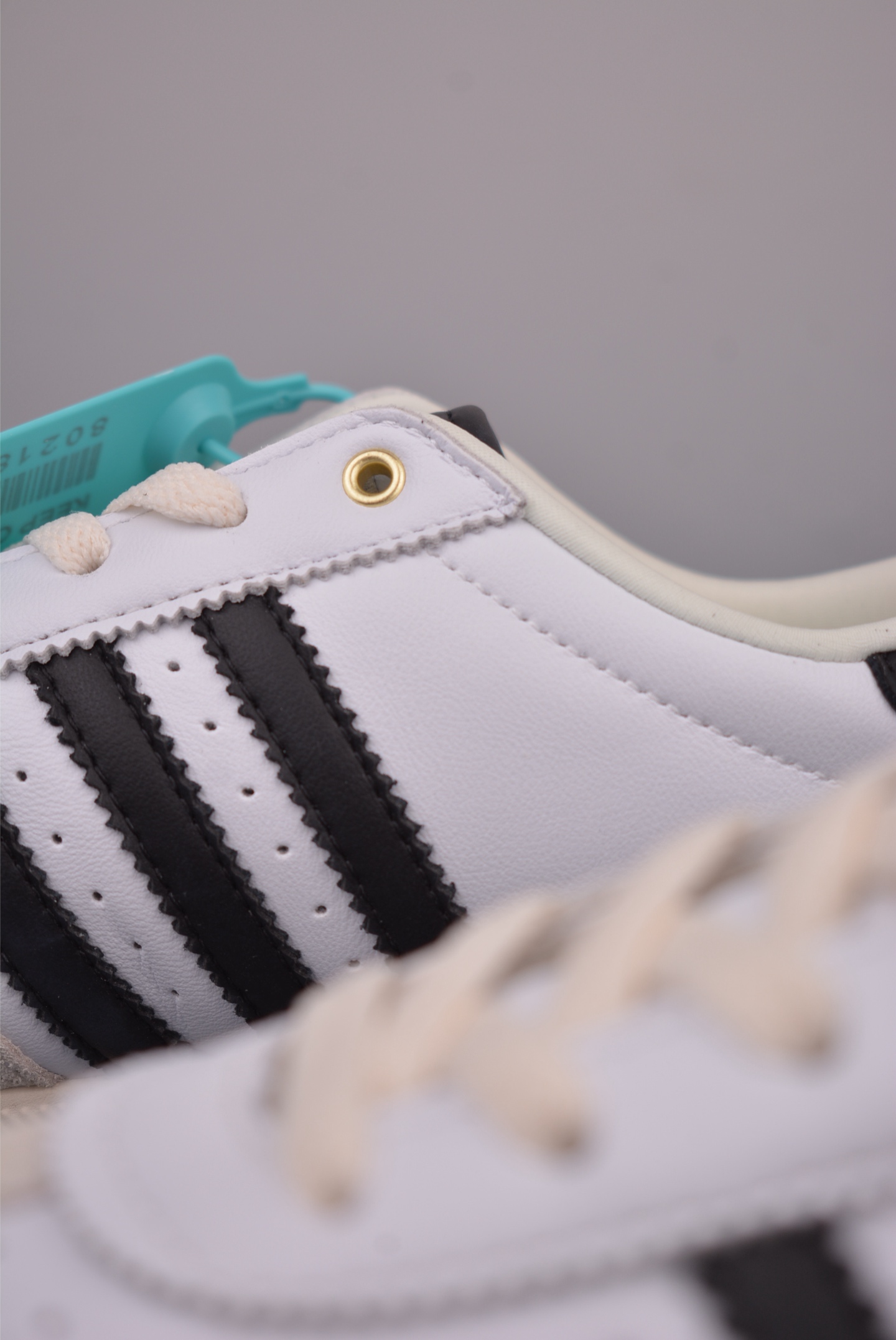 adidas阿迪达斯三叶草 T头鞋 CHANGLE 复古薄底经典运动鞋 KJ3959 adidas阿迪达斯三叶草 T头鞋 CHANGLE 复古薄底经典运动鞋 KJ3959