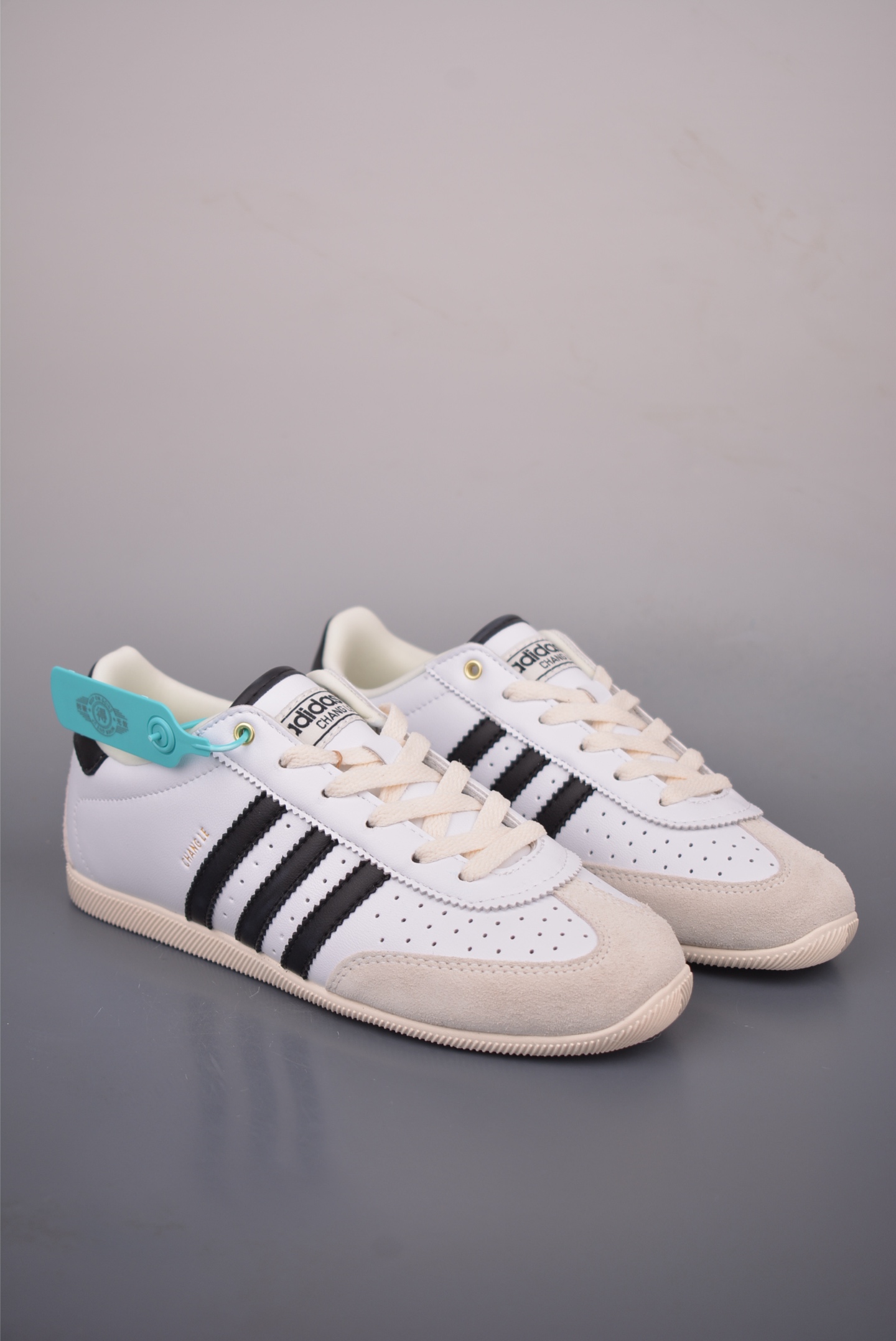 adidas阿迪达斯三叶草 T头鞋 CHANGLE 复古薄底经典运动鞋 KJ3959 adidas阿迪达斯三叶草 T头鞋 CHANGLE 复古薄底经典运动鞋 KJ3959