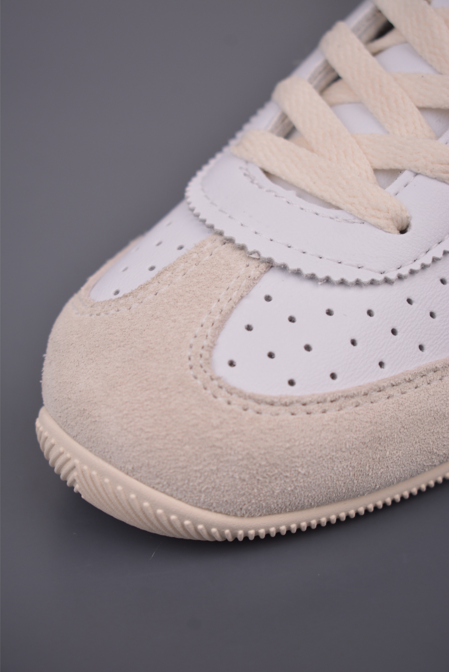adidas阿迪达斯三叶草 T头鞋 CHANGLE 复古薄底经典运动鞋 KJ3959 adidas阿迪达斯三叶草 T头鞋 CHANGLE 复古薄底经典运动鞋 KJ3959