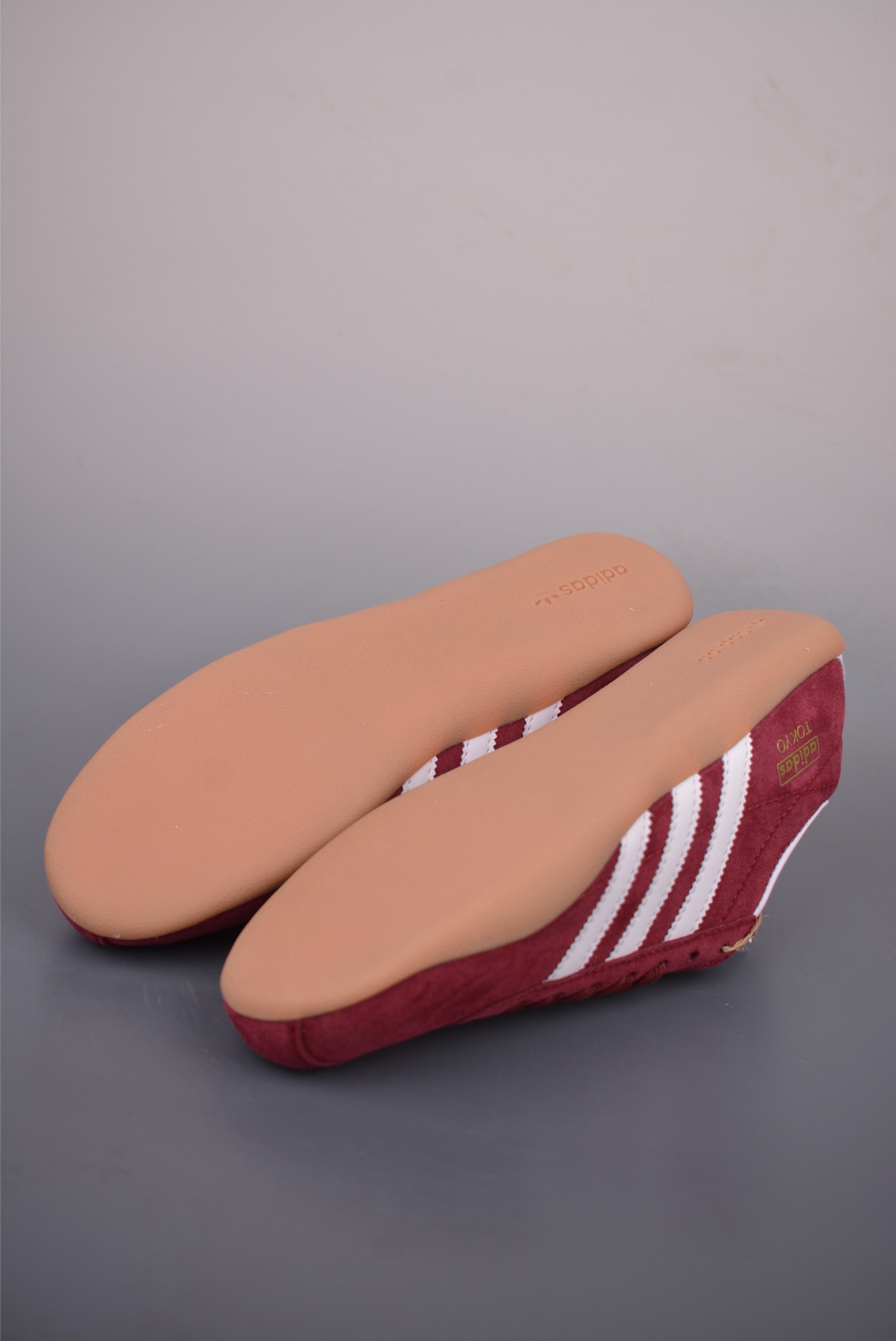 阿迪达斯Adidas Tokyo W 东京限定系列 复古百搭薄底德训运动T头鞋 KJ0699-Top High Quatity Cheap Sneakers Fashion Clothing Clothes Bags handbags Shoes of all Brand wholesale With The best Quality And Beautiful Price from China Factory Chinese suppliers wholesaler seller 阿迪达斯Adidas Tokyo W 东京限定系列 复古百搭薄底德训运动T头鞋 KJ0699
