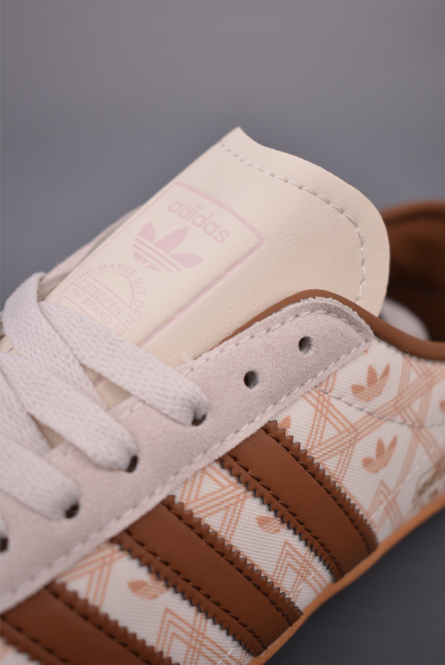 阿迪达斯Adidas Tokyo W 东京限定系列 复古百搭薄底德训运动T头鞋 KJ0695-Top High Quatity Cheap Sneakers Fashion Clothing Clothes Bags handbags Shoes of all Brand wholesale With The best Quality And Beautiful Price from China Factory Chinese suppliers wholesaler seller 阿迪达斯Adidas Tokyo W 东京限定系列 复古百搭薄底德训运动T头鞋 KJ0695