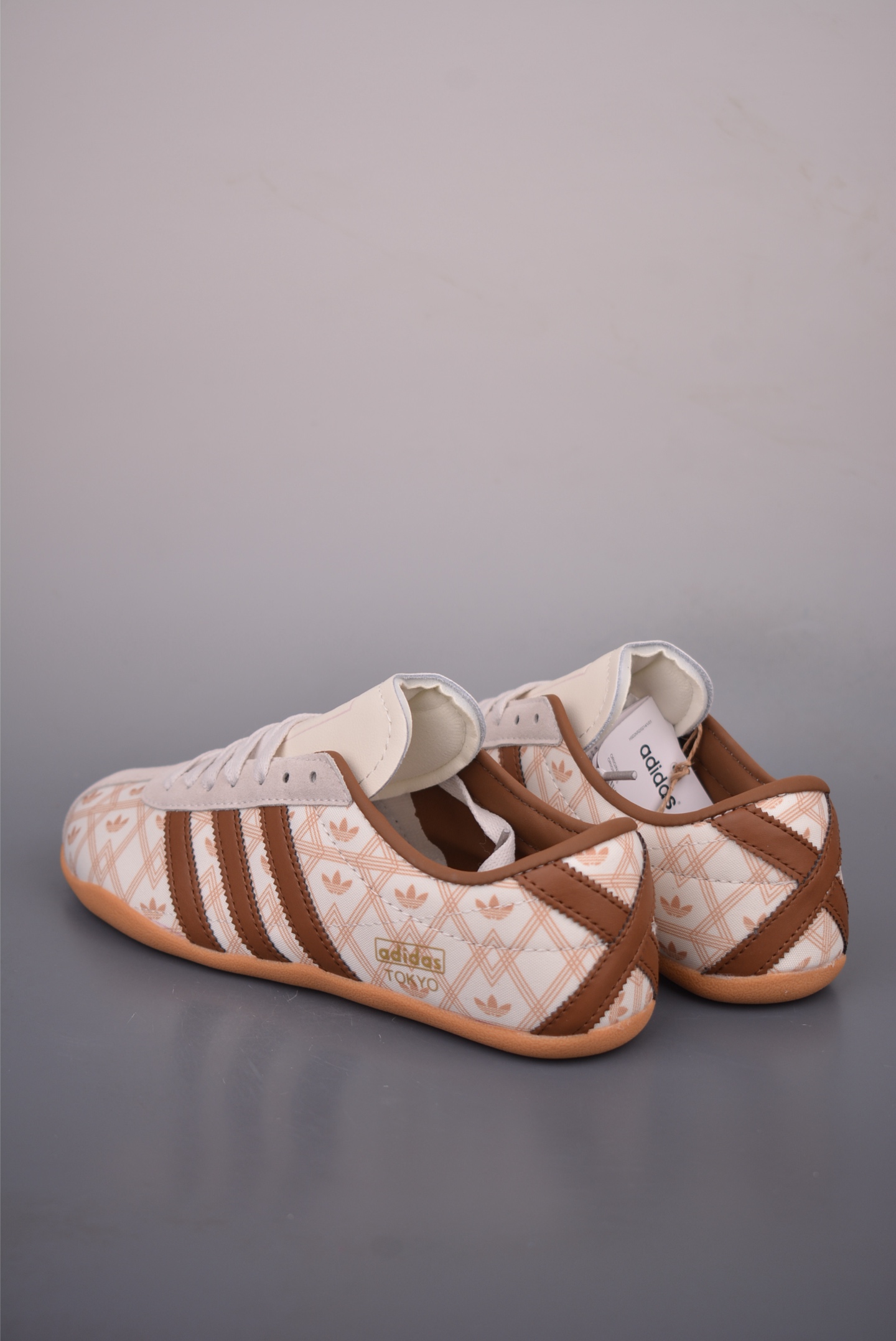 阿迪达斯Adidas Tokyo W 东京限定系列 复古百搭薄底德训运动T头鞋 KJ0695-Top High Quatity Cheap Sneakers Fashion Clothing Clothes Bags handbags Shoes of all Brand wholesale With The best Quality And Beautiful Price from China Factory Chinese suppliers wholesaler seller 阿迪达斯Adidas Tokyo W 东京限定系列 复古百搭薄底德训运动T头鞋 KJ0695