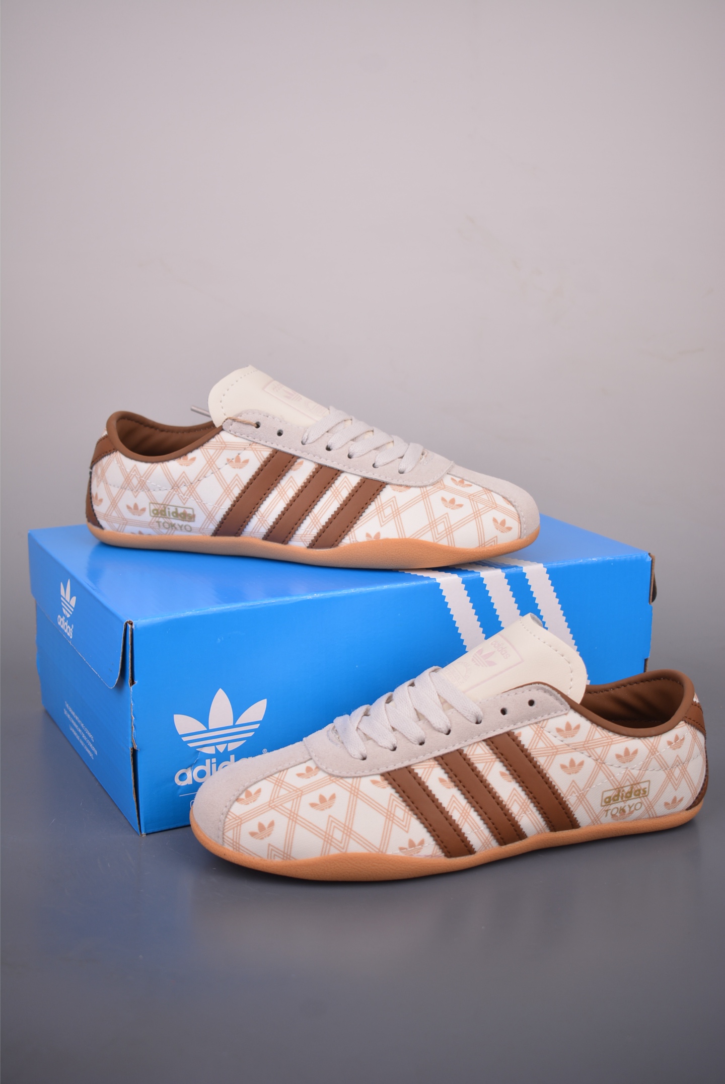 阿迪达斯Adidas Tokyo W 东京限定系列 复古百搭薄底德训运动T头鞋 KJ0695-Top High Quatity Cheap Sneakers Fashion Clothing Clothes Bags handbags Shoes of all Brand wholesale With The best Quality And Beautiful Price from China Factory Chinese suppliers wholesaler seller 阿迪达斯Adidas Tokyo W 东京限定系列 复古百搭薄底德训运动T头鞋 KJ0695
