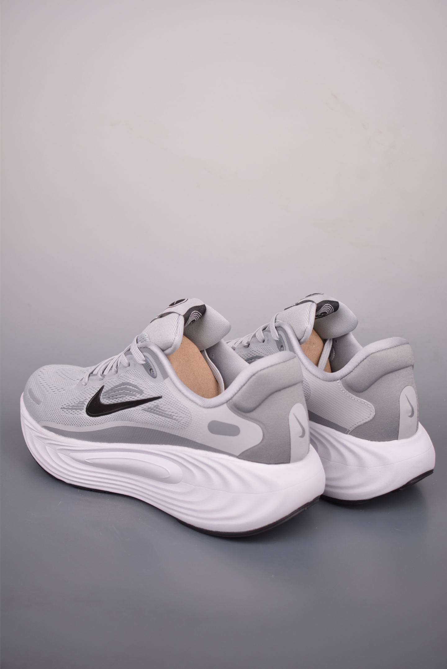 Nike Air Zoom Vomero 19 全新科技提前原鞋开发 运动跑鞋 DX5819-004