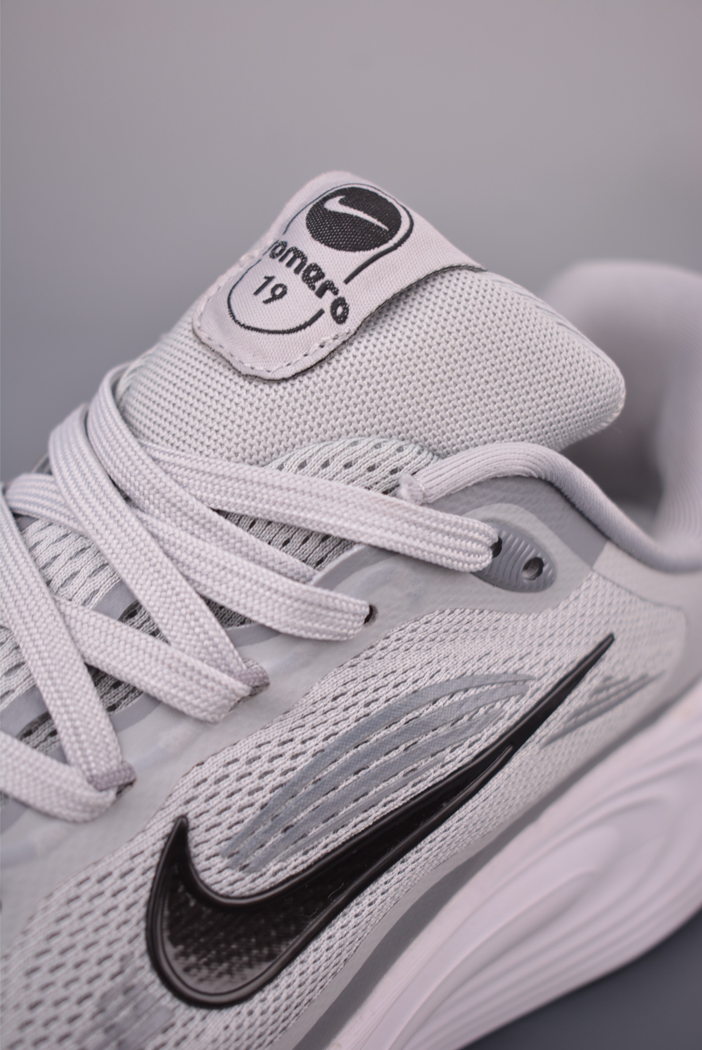 Nike Air Zoom Vomero 19 全新科技提前原鞋开发 运动跑鞋 DX5819-004