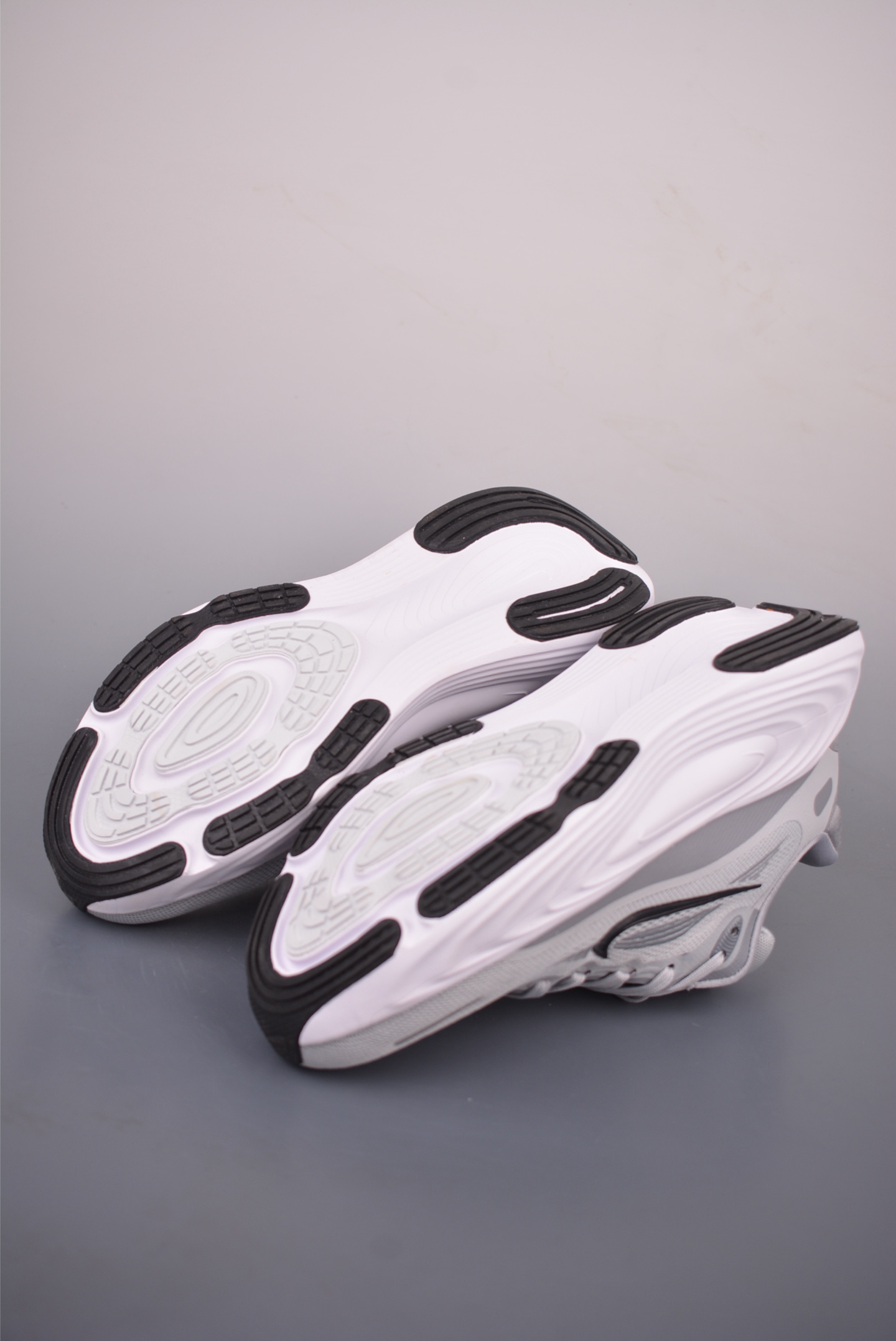 Nike Air Zoom Vomero 19 全新科技提前原鞋开发 运动跑鞋 DX5819-004