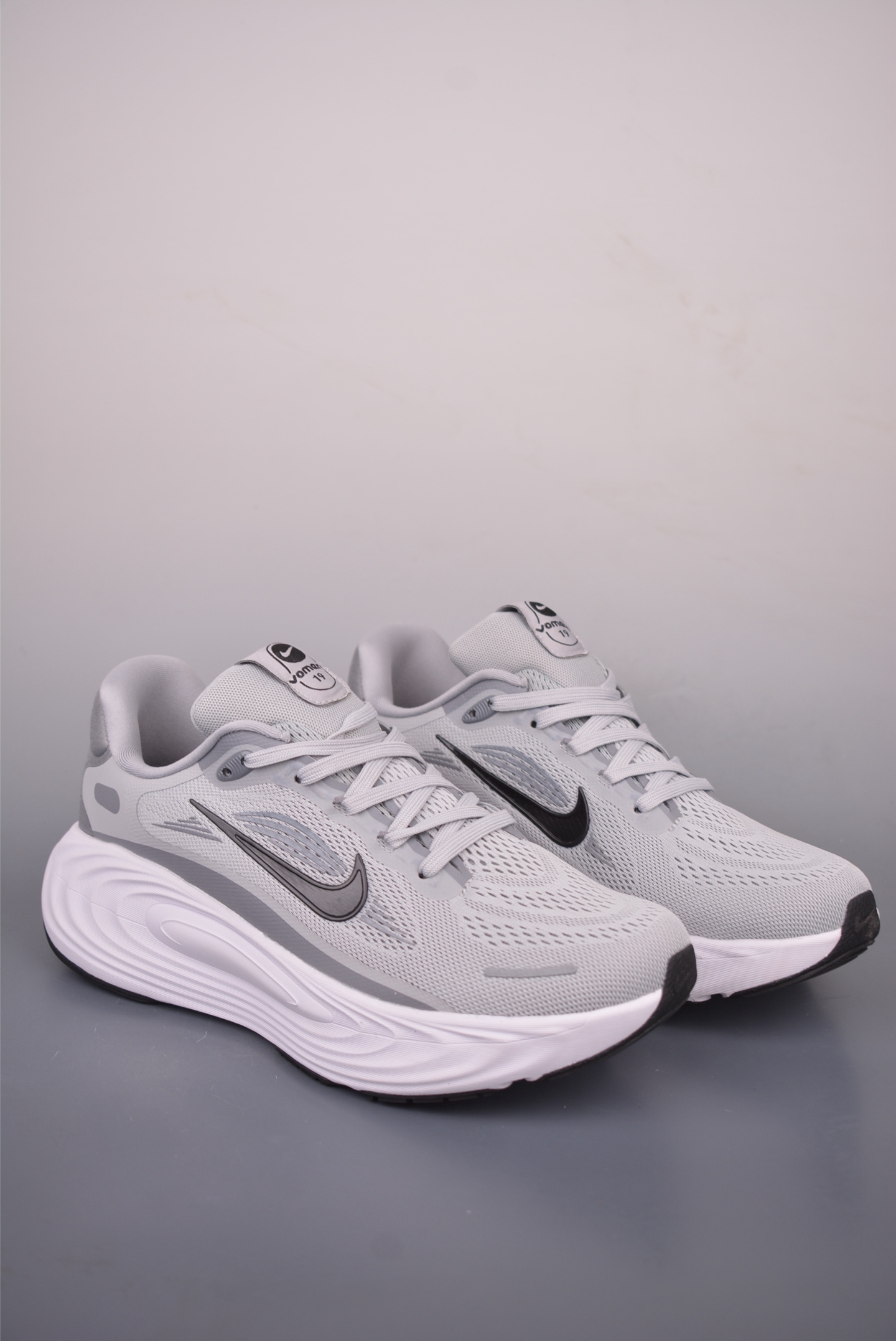 Nike Air Zoom Vomero 19 全新科技提前原鞋开发 运动跑鞋 DX5819-004