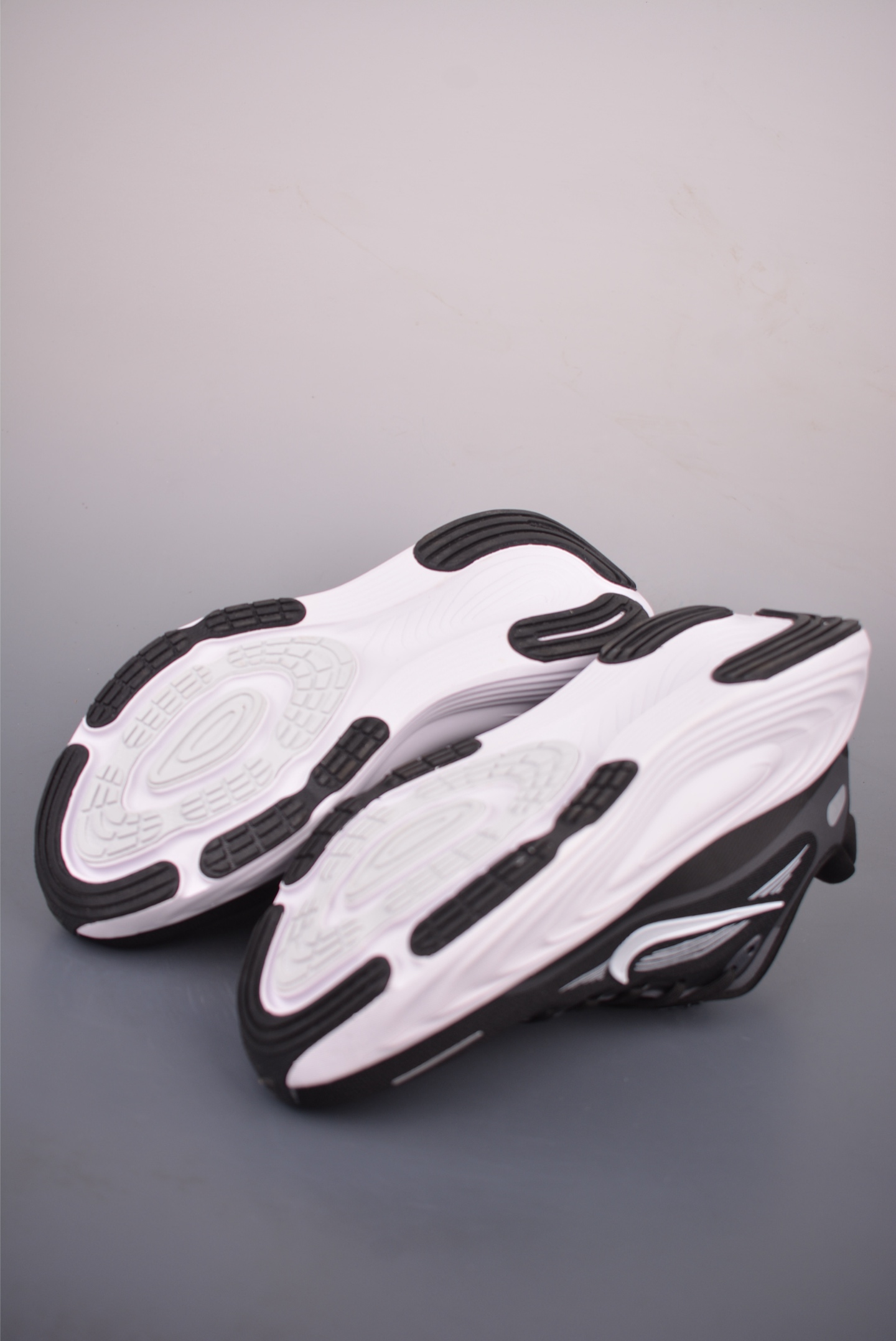 Nike Air Zoom Vomero 19 DX5819-001-Top High Quatity Cheap Sneakers Fashion Clothing Clothes Bags handbags Shoes of all Brand wholesale With The best Quality And Beautiful Price from China Factory Chinese suppliers wholesaler seller Nike Air Zoom Vomero 19 DX5819-001