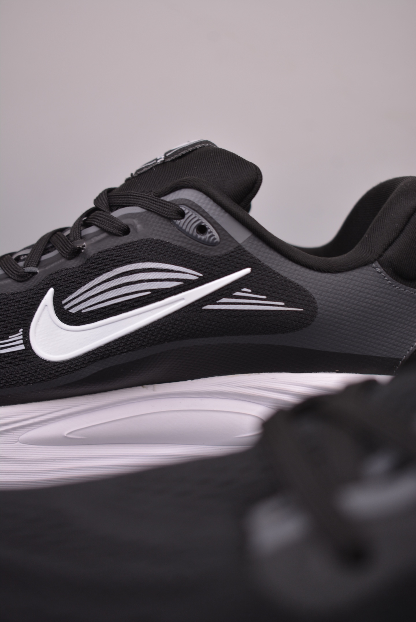 Nike Air Zoom Vomero 19 DX5819-001-Top High Quatity Cheap Sneakers Fashion Clothing Clothes Bags handbags Shoes of all Brand wholesale With The best Quality And Beautiful Price from China Factory Chinese suppliers wholesaler seller Nike Air Zoom Vomero 19 DX5819-001