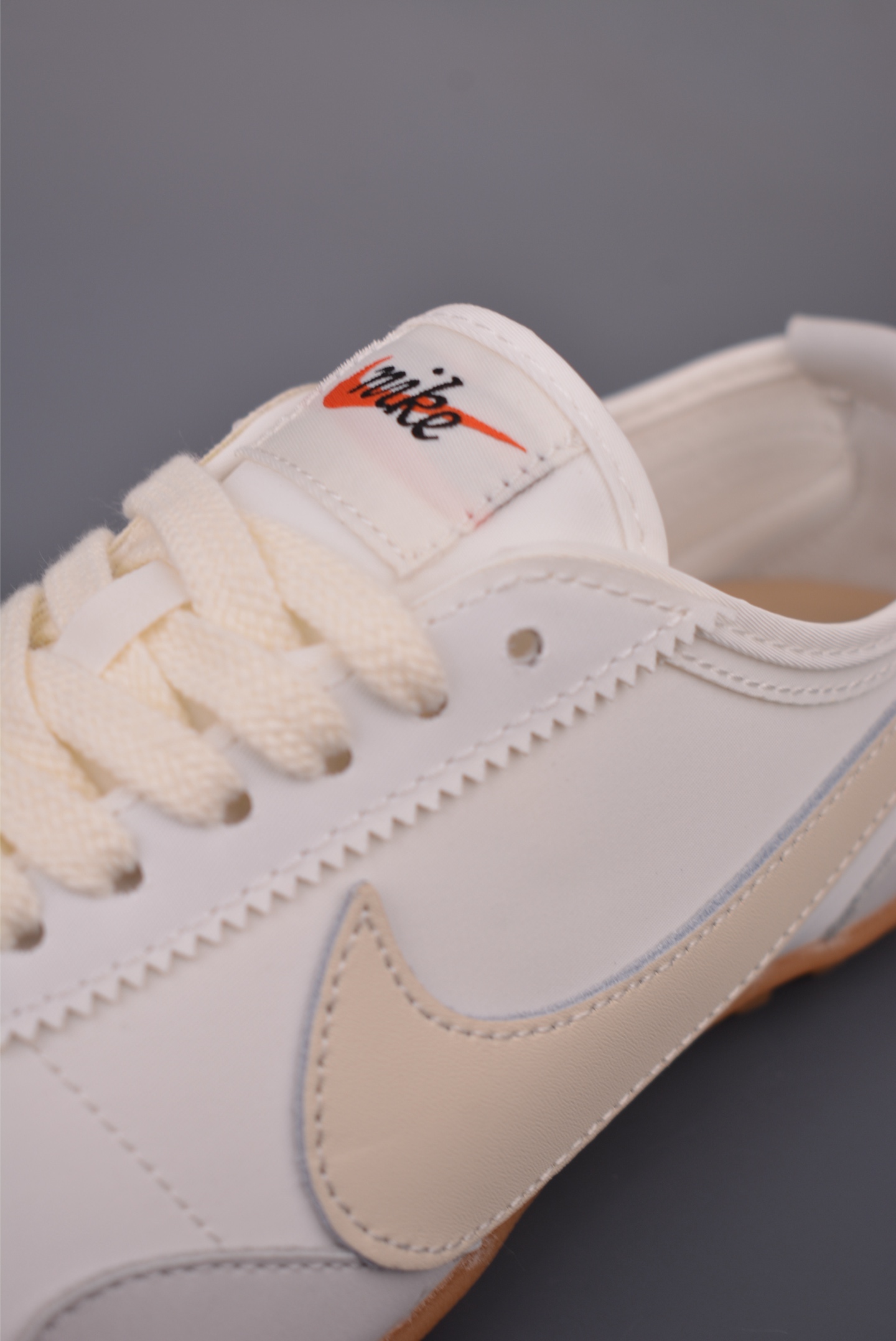 Nike Moon Shoe Summit 耐克 柔软舒适防滑耐磨 低帮休闲板鞋 IW0955-100-Top High Quatity Cheap Sneakers Fashion Clothing Clothes Bags handbags Shoes of all Brand wholesale With The best Quality And Beautiful Price from China Factory Chinese suppliers wholesaler seller Nike Moon Shoe Summit 耐克 柔软舒适防滑耐磨 低帮休闲板鞋 IW0955-100